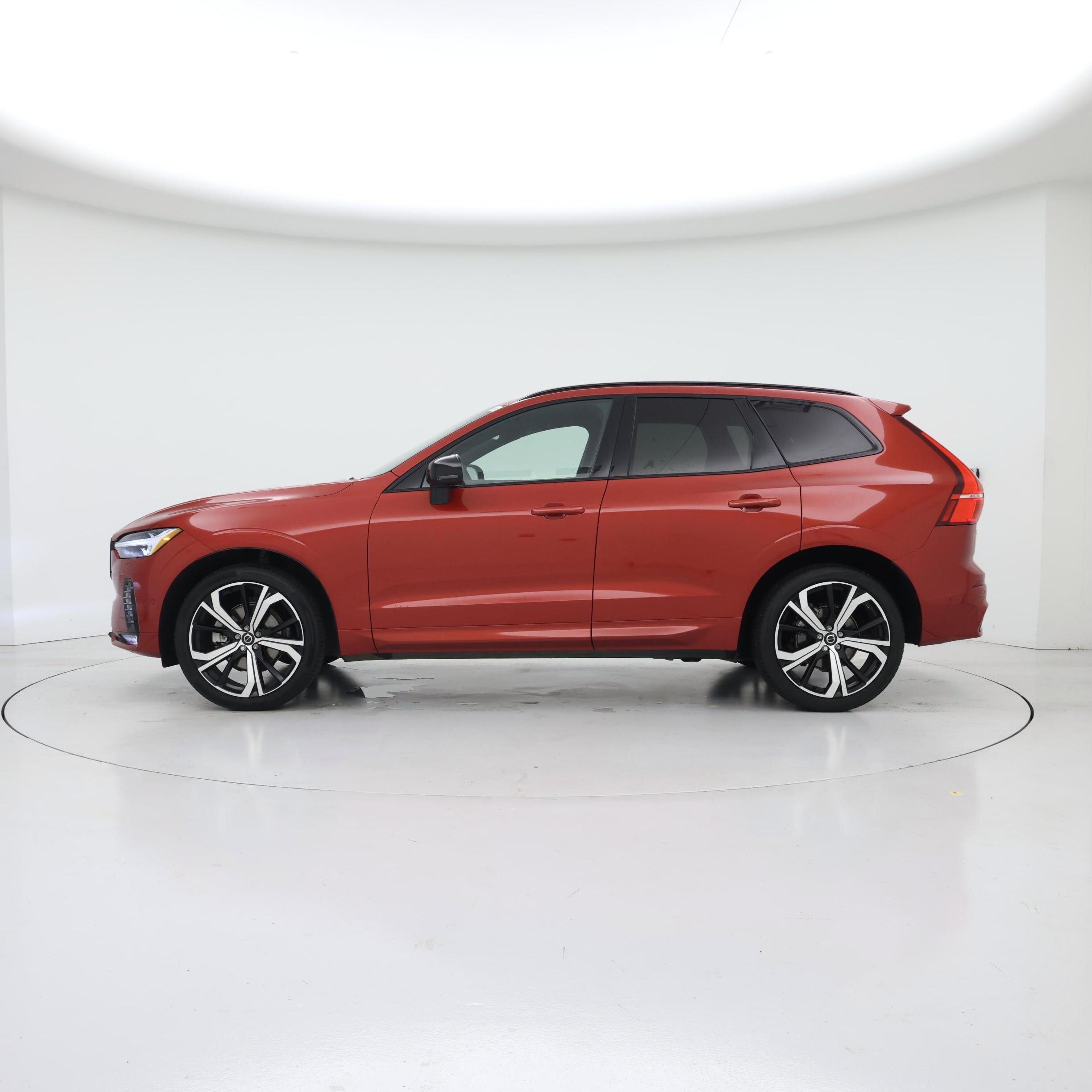 Thumbnail: 2022 Volvo XC60 - 3