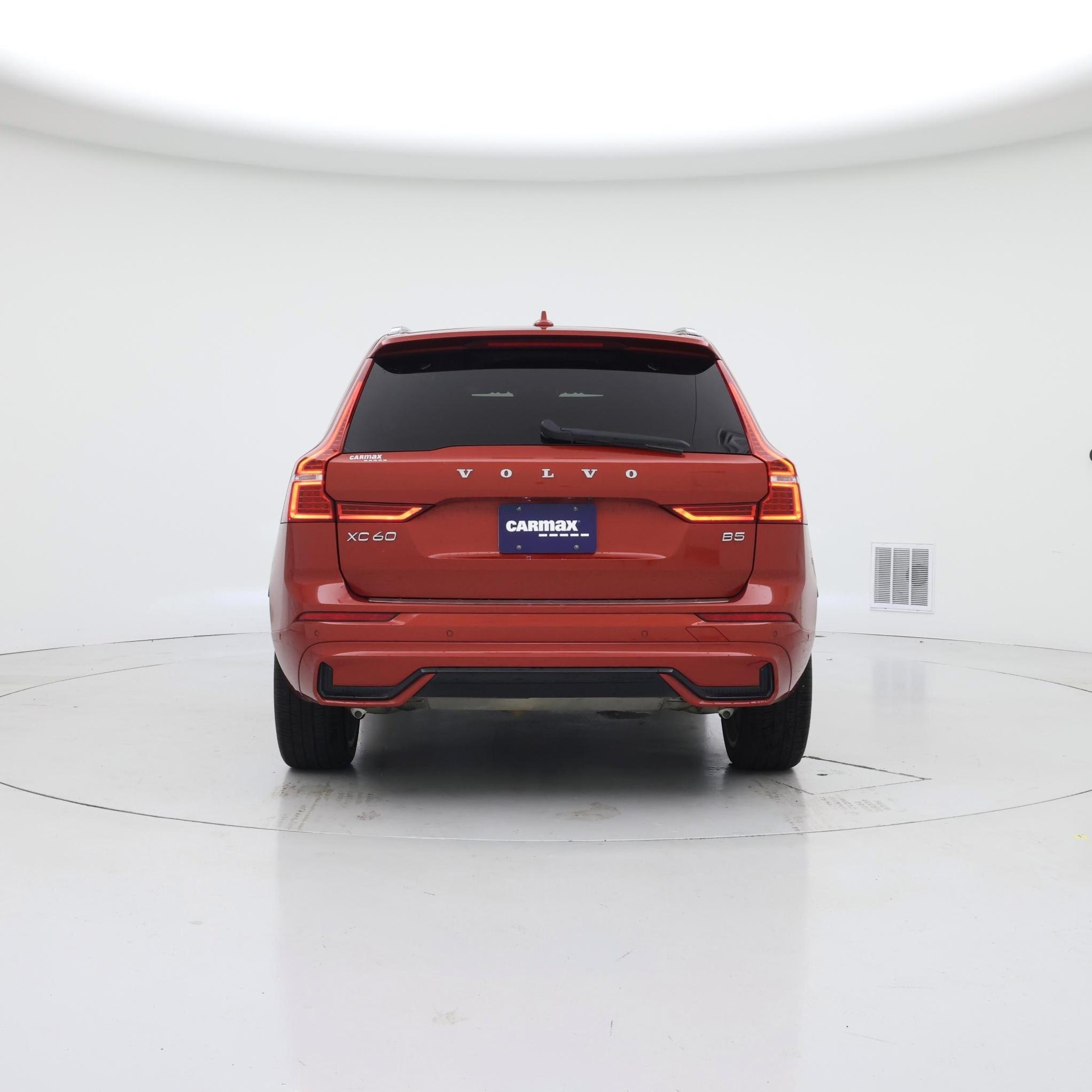 Thumbnail: 2022 Volvo XC60 - 6