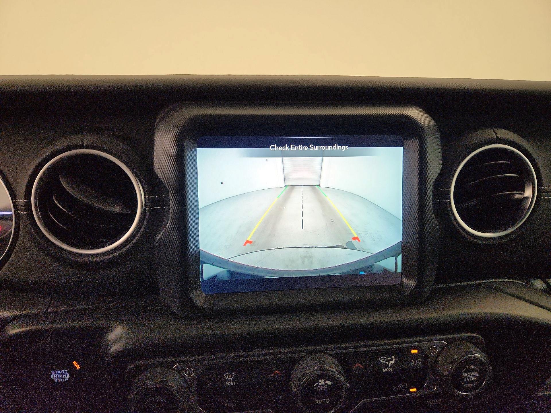 Thumbnail: 2022 Jeep Wrangler - 15