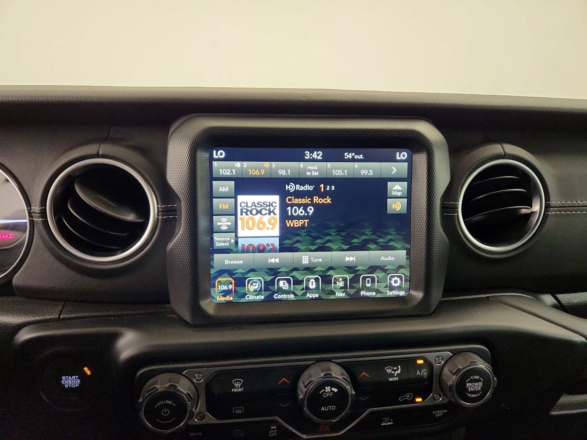 Thumbnail: 2022 Jeep Wrangler - 16