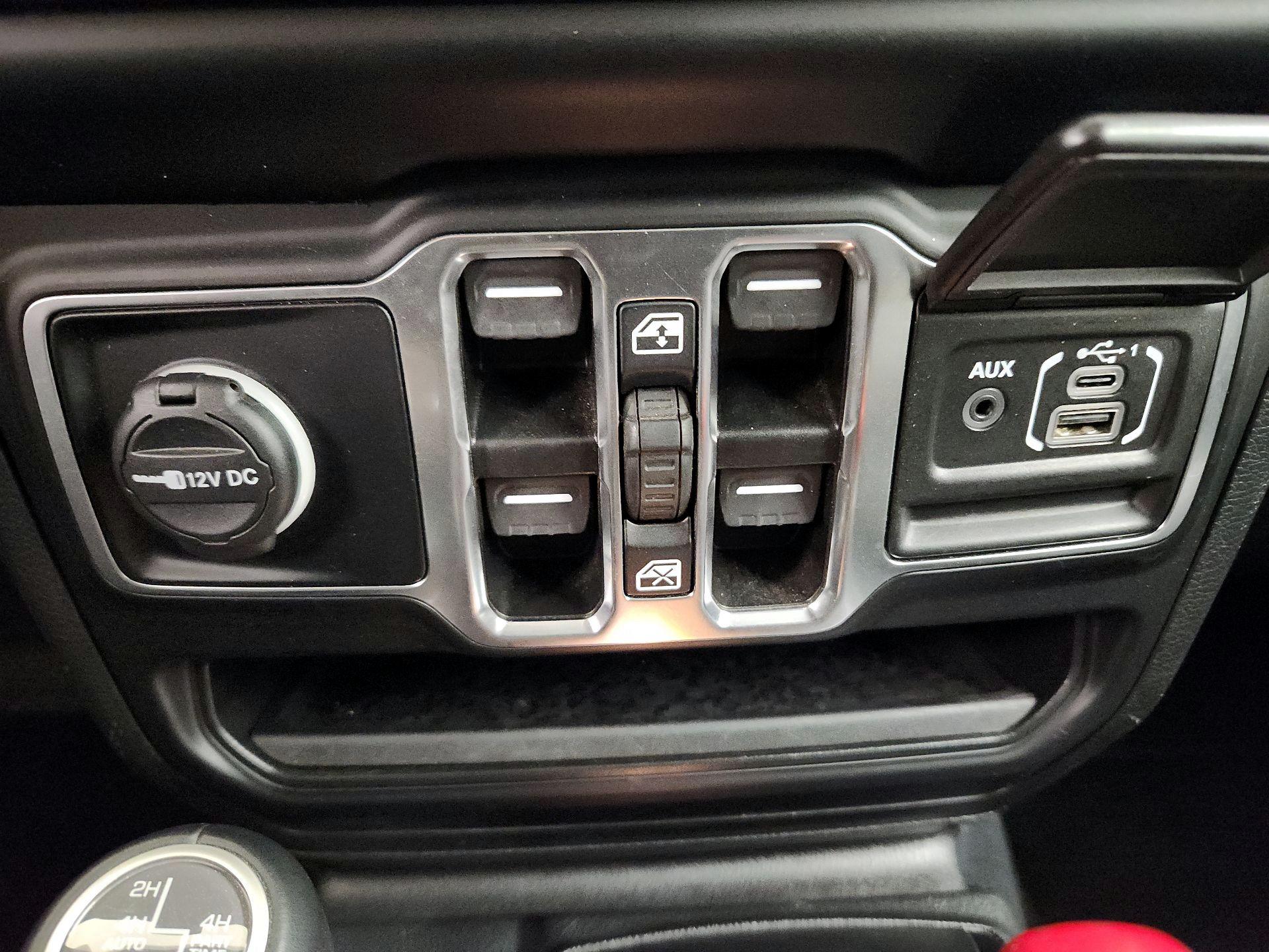 Thumbnail: 2022 Jeep Wrangler - 19