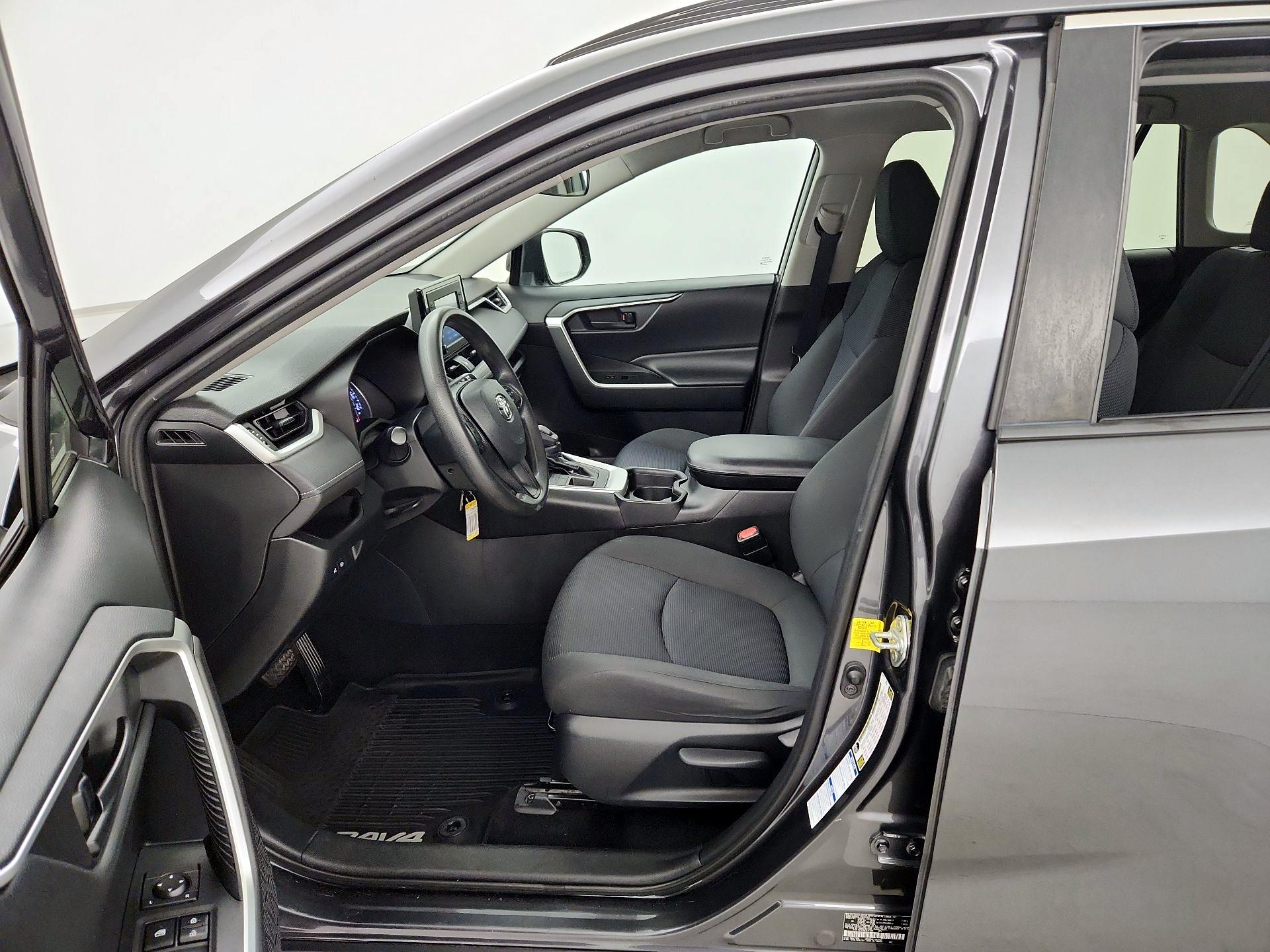 Thumbnail: 2019 Toyota RAV4 - 11