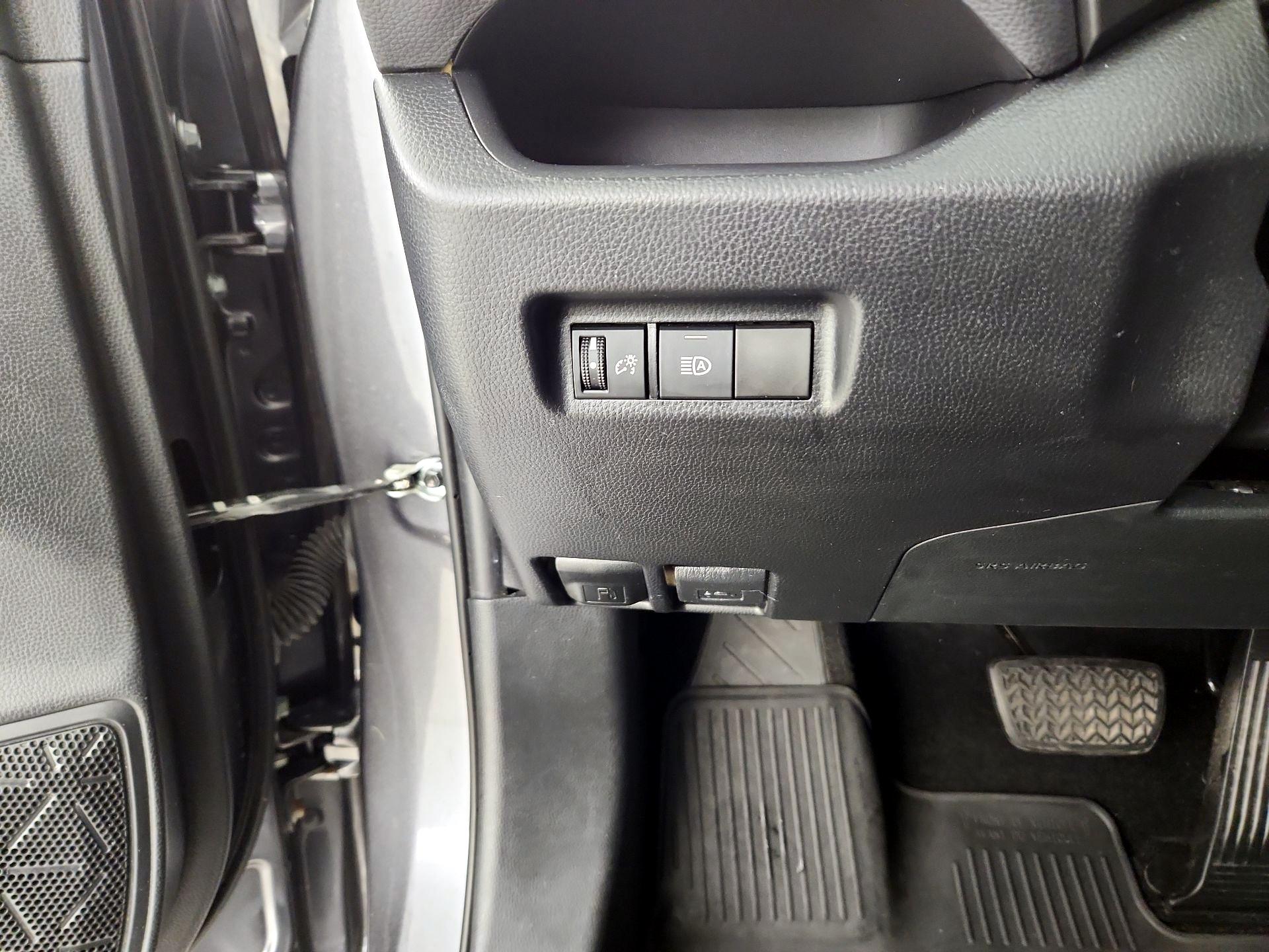 Thumbnail: 2019 Toyota RAV4 - 13