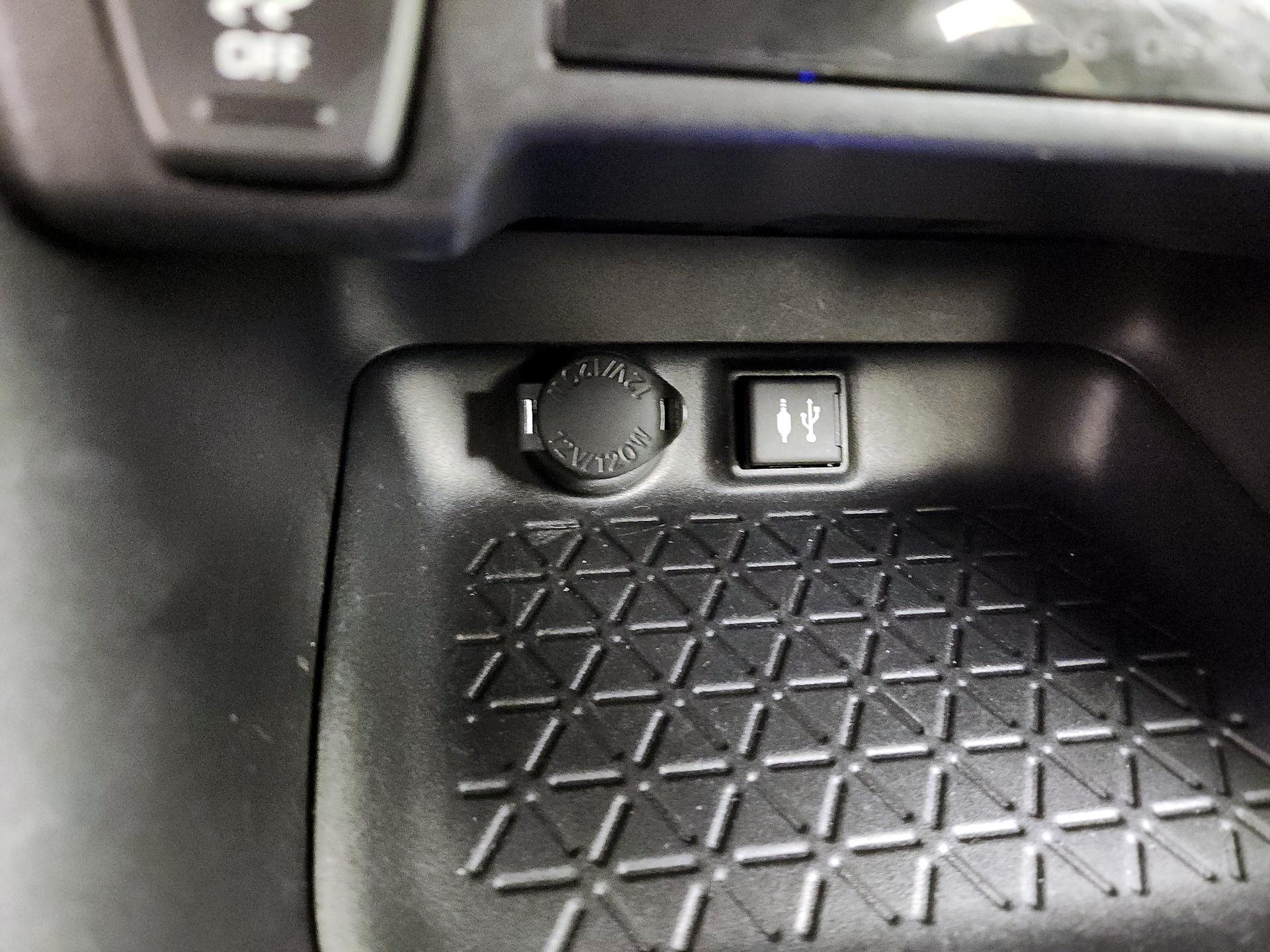 Thumbnail: 2019 Toyota RAV4 - 18