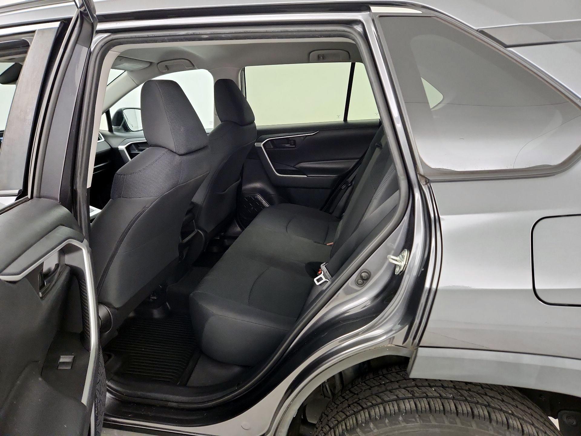 Thumbnail: 2019 Toyota RAV4 - 19