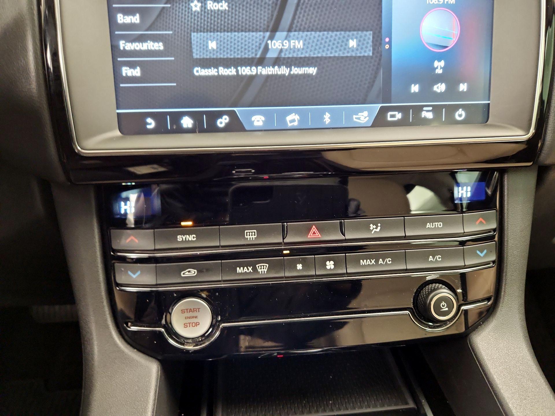 Thumbnail: 2020 Jaguar F-Pace - 16