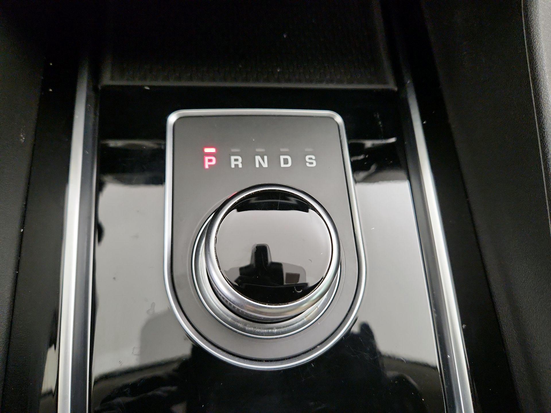 Thumbnail: 2020 Jaguar F-Pace - 17