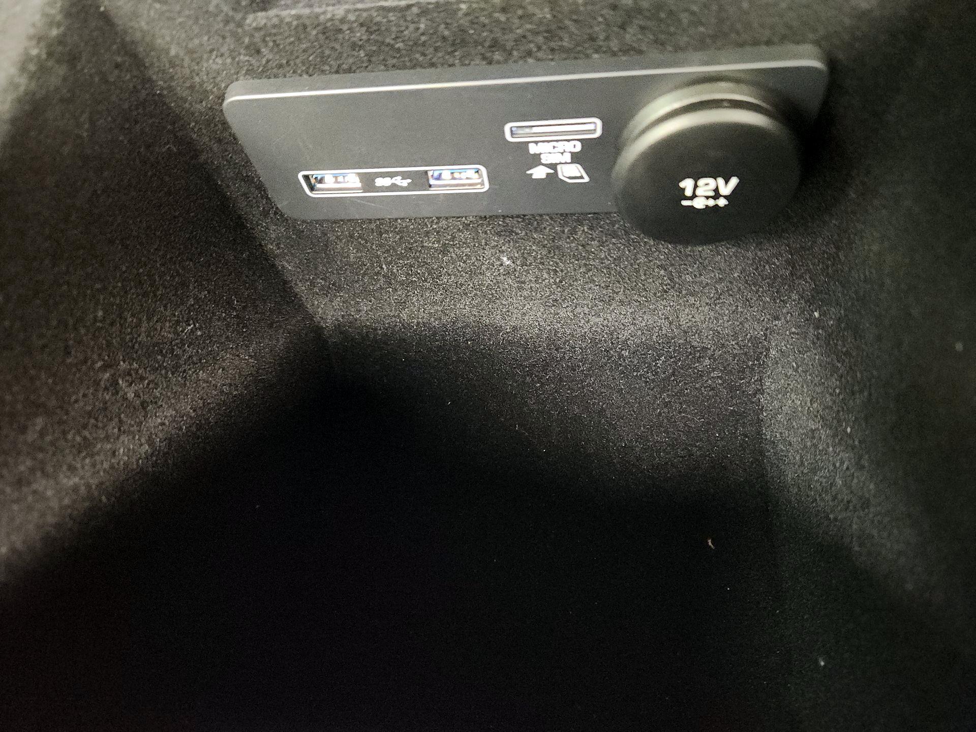 Thumbnail: 2020 Jaguar F-Pace - 18