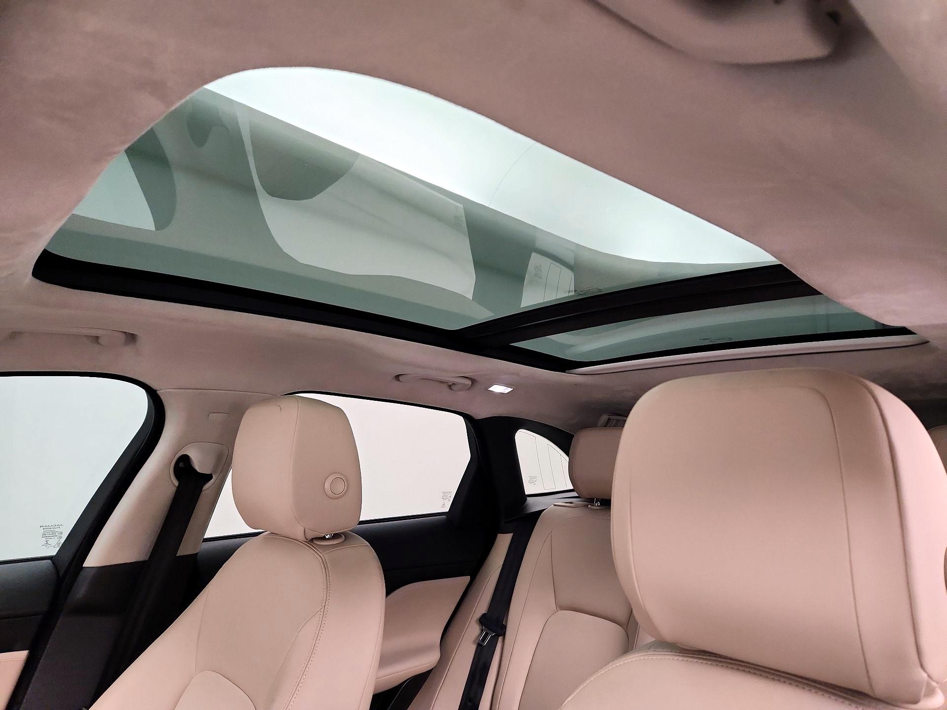 Thumbnail: 2020 Jaguar F-Pace - 19