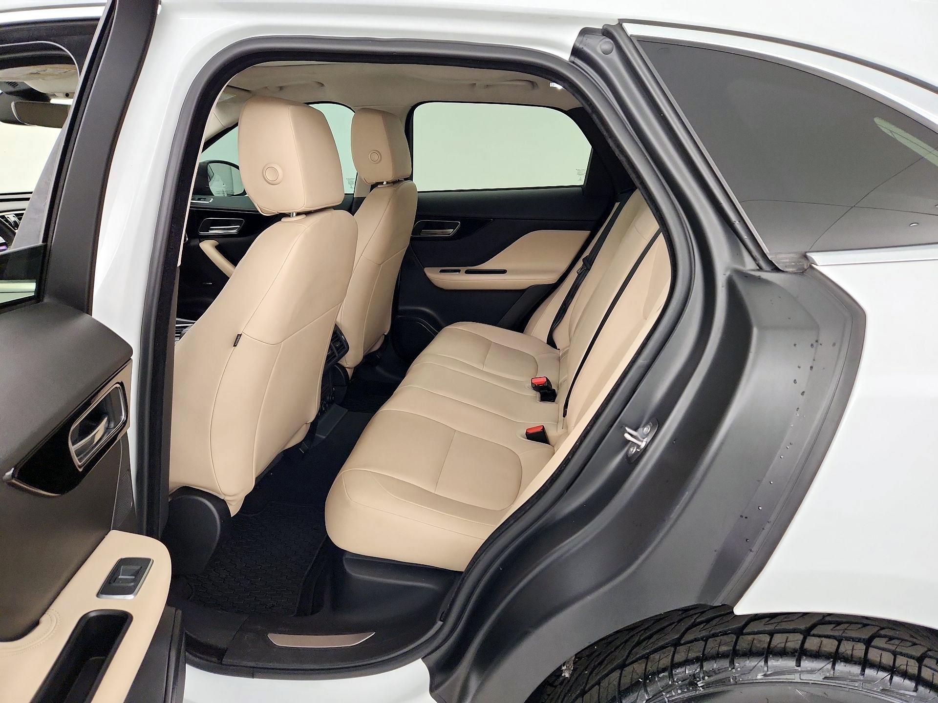 Thumbnail: 2020 Jaguar F-Pace - 20