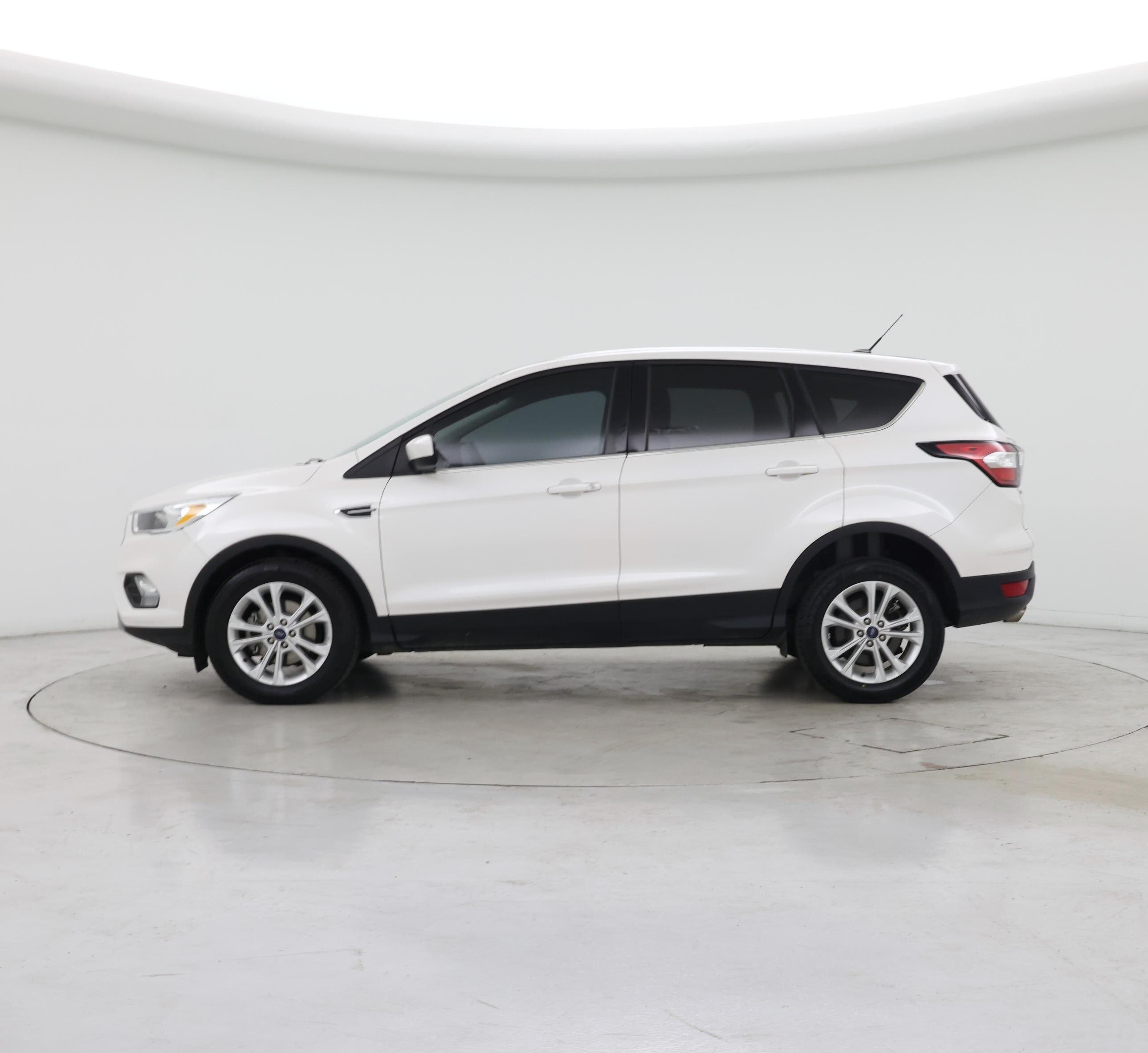 Thumbnail: 2017 Ford Escape - 3