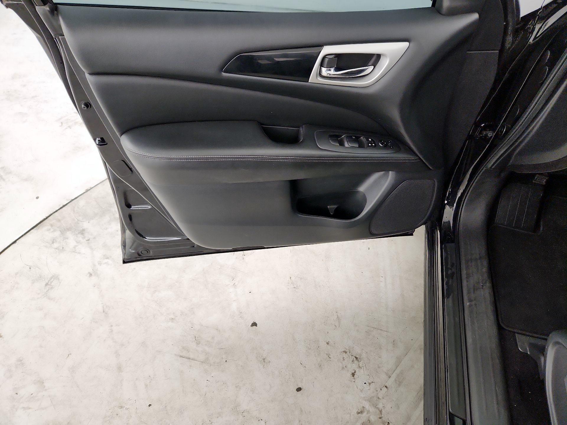 Thumbnail: 2018 Nissan Pathfinder - 10