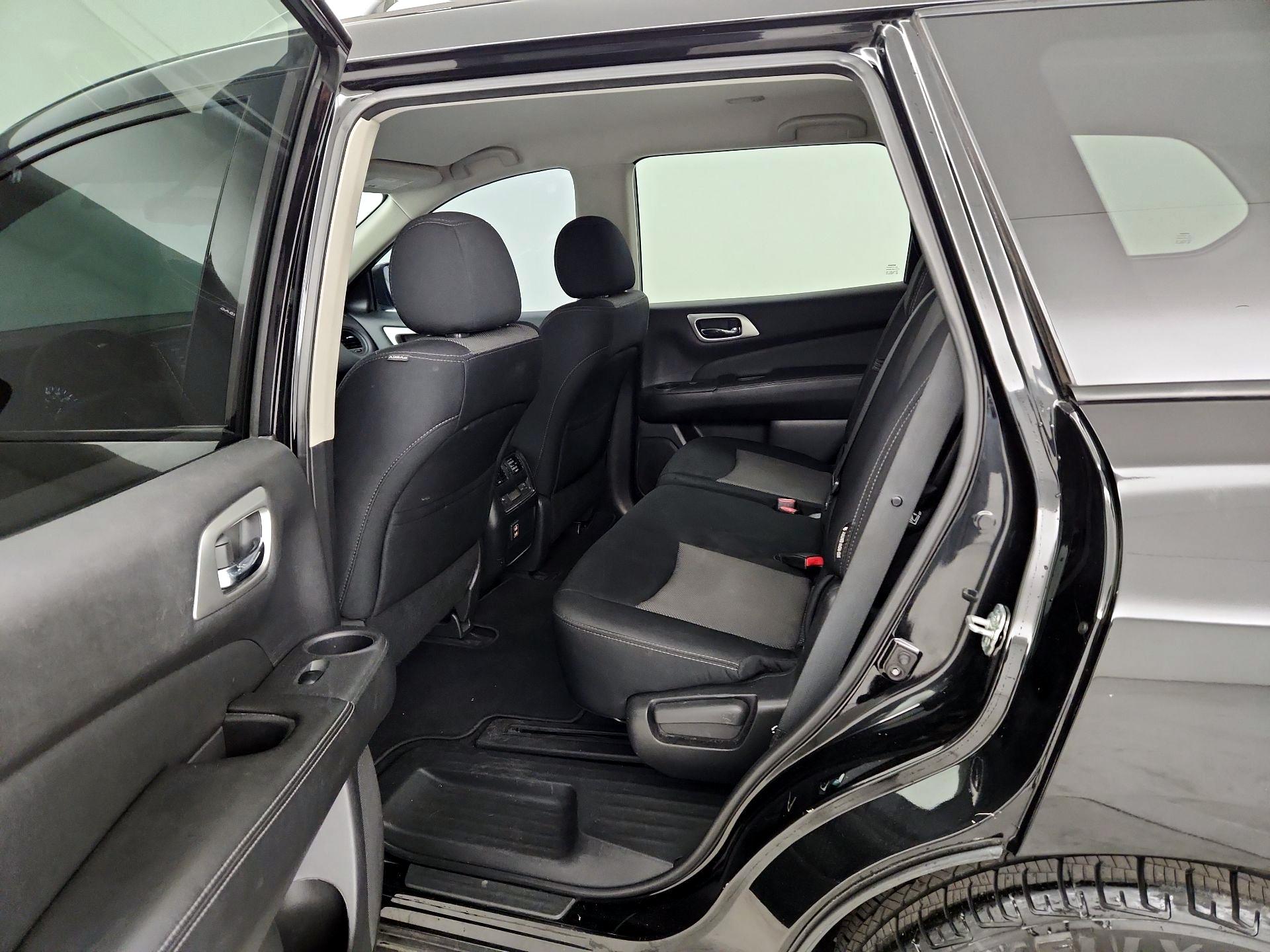 Thumbnail: 2018 Nissan Pathfinder - 17