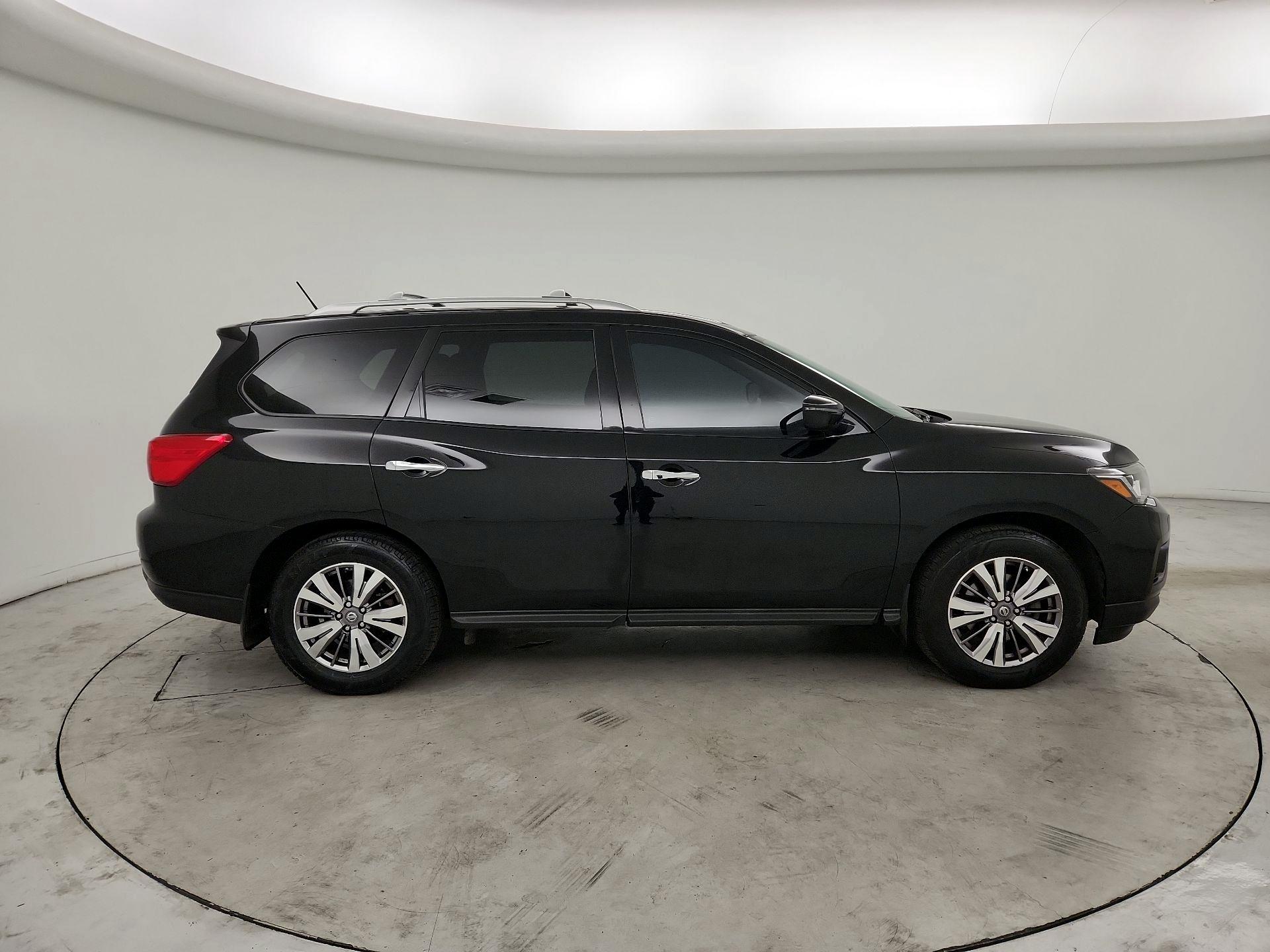 Thumbnail: 2018 Nissan Pathfinder - 4