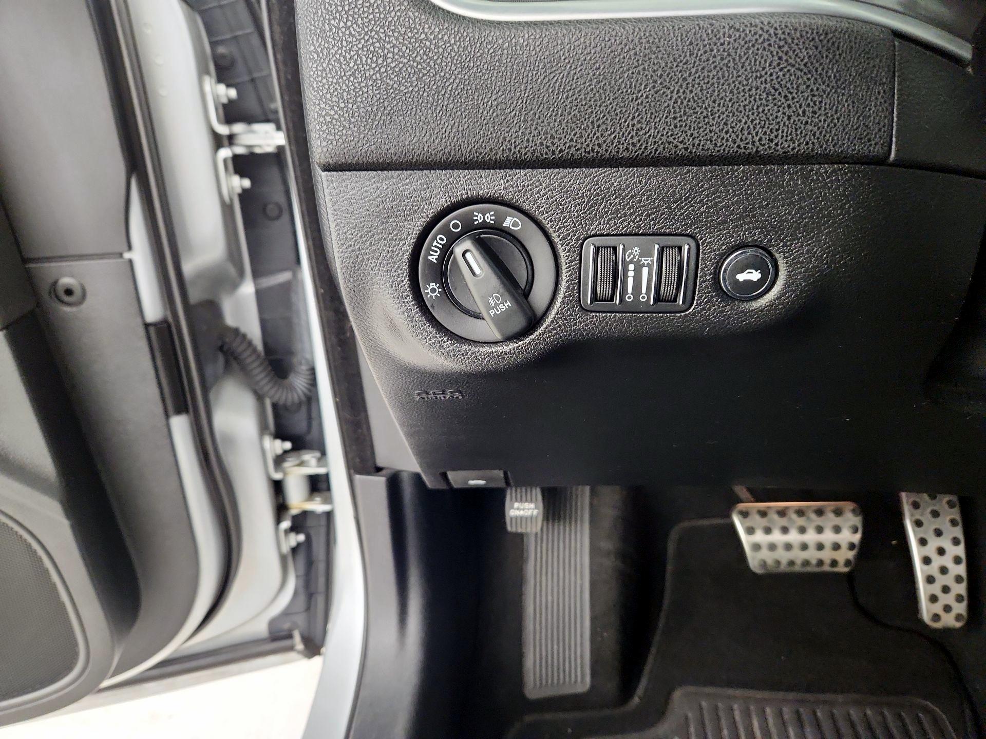 Thumbnail: 2019 Dodge Charger - 11