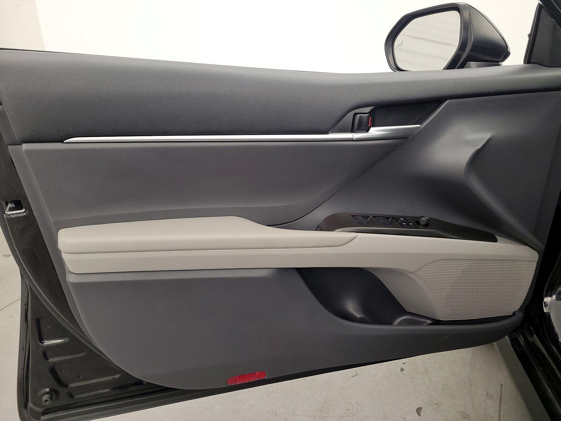 Thumbnail: 2023 Toyota Camry - 12