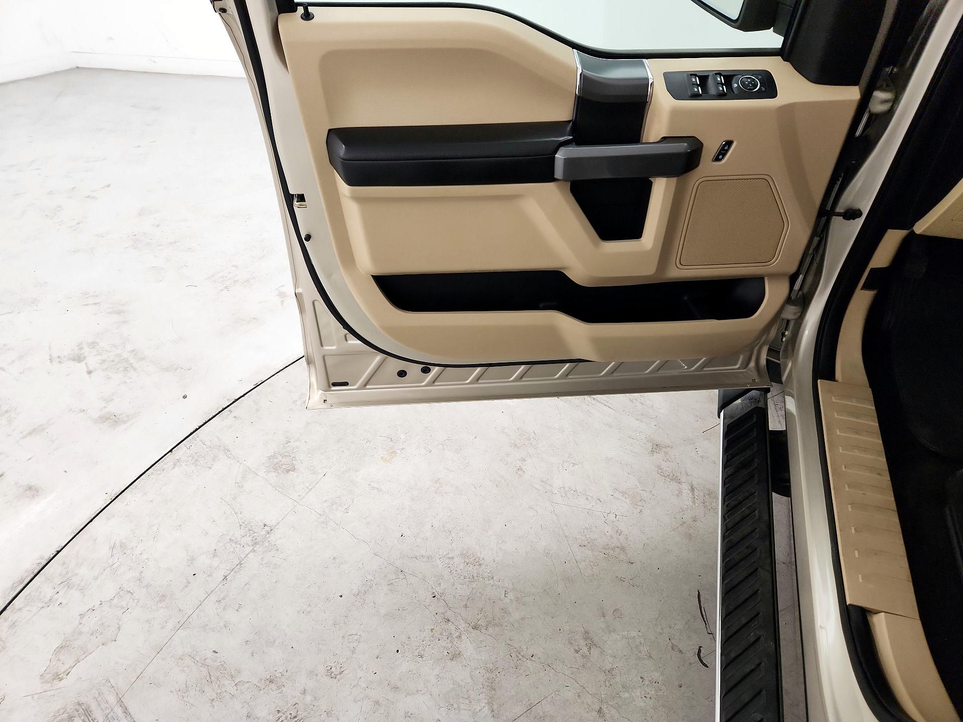 Thumbnail: 2017 Ford F-150 - 10