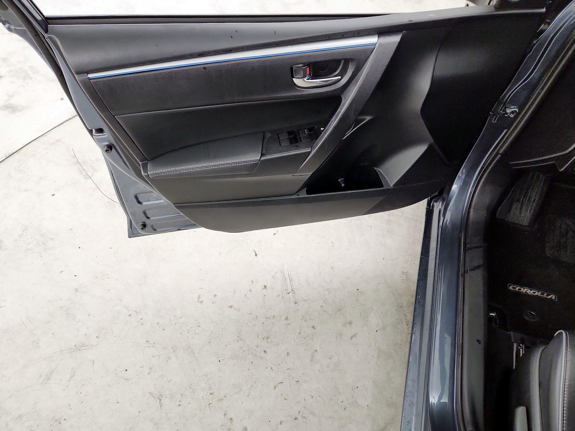 Thumbnail: 2015 Toyota Corolla - 12