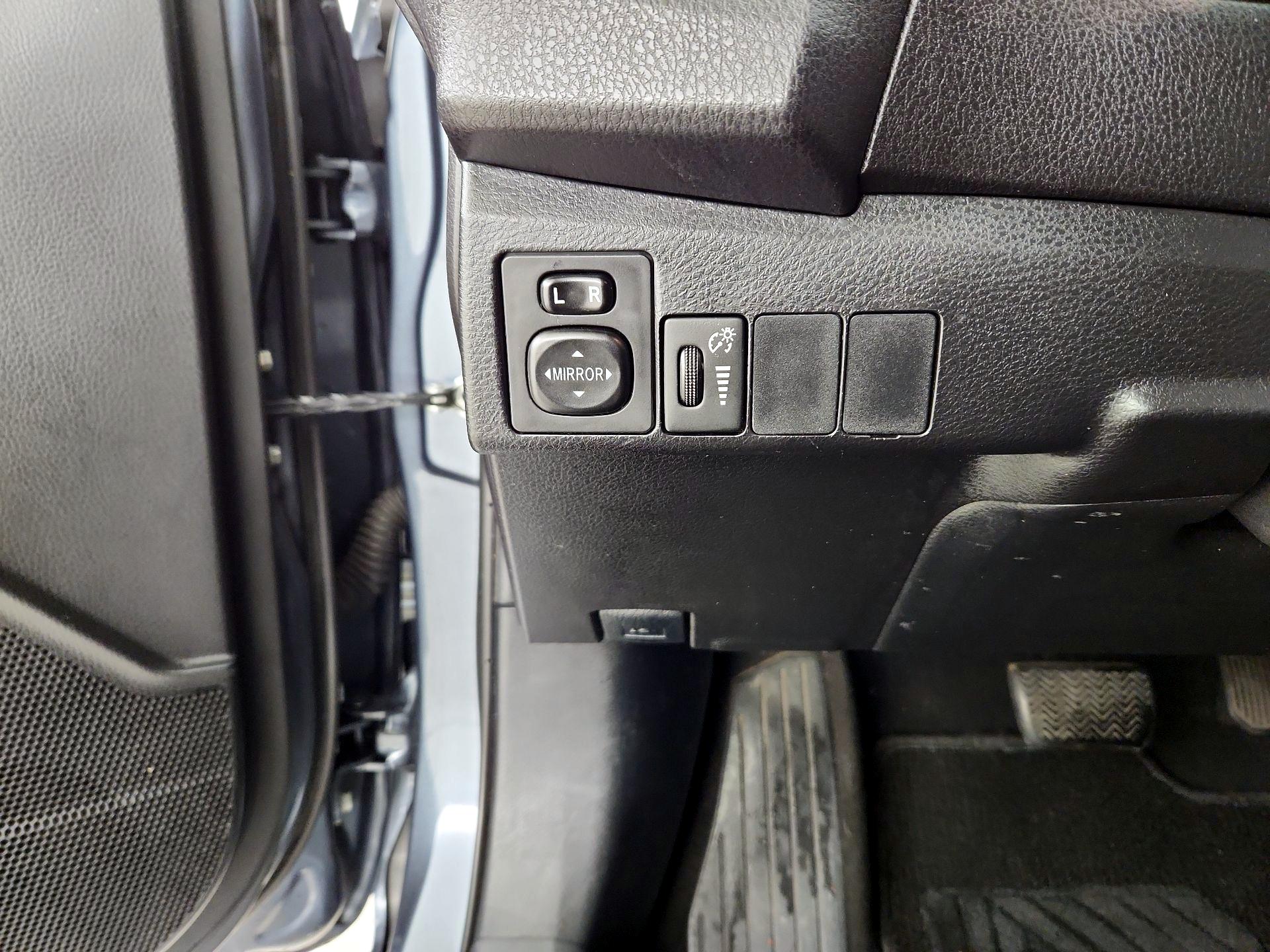 Thumbnail: 2015 Toyota Corolla - 13