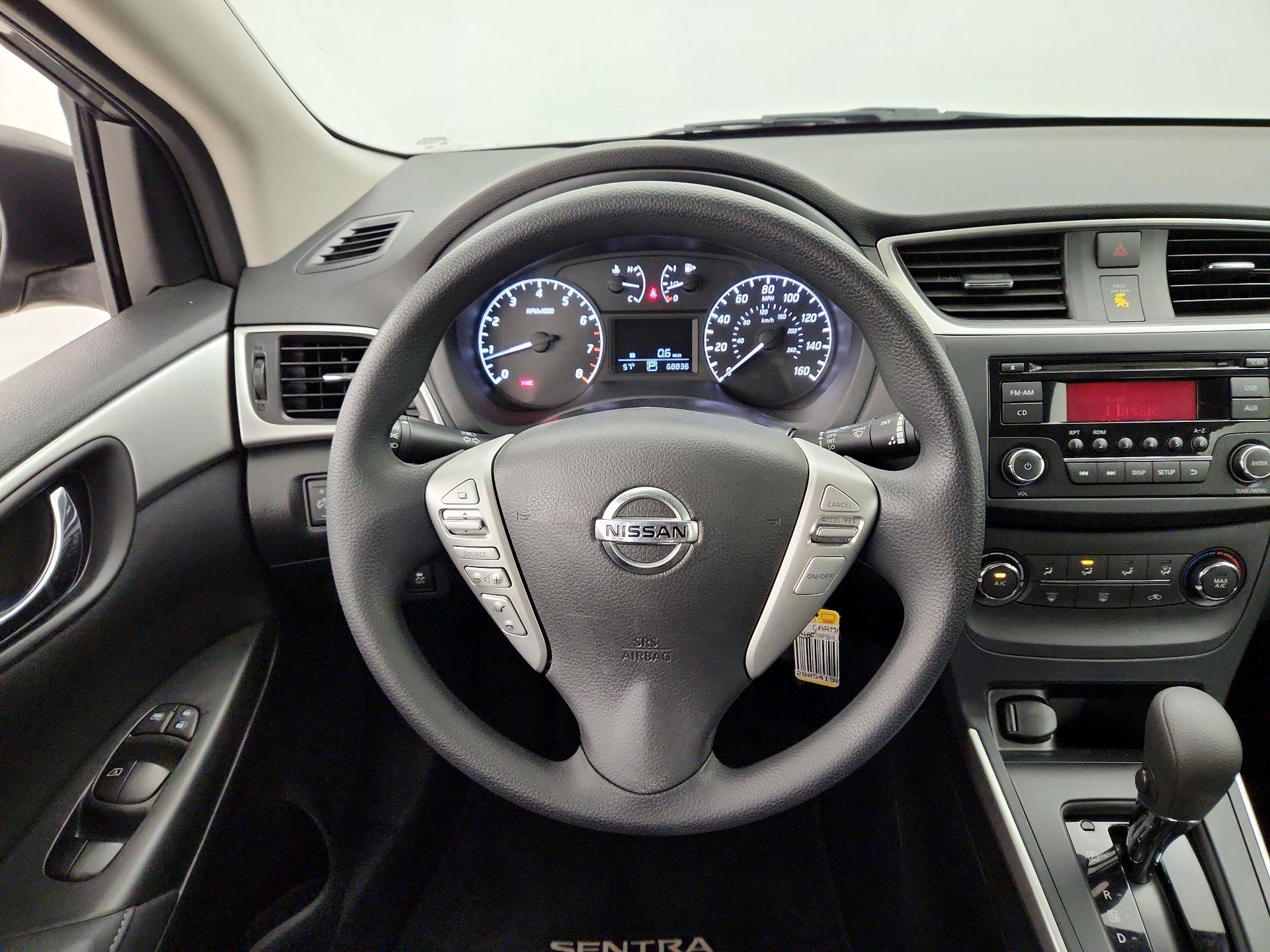 Thumbnail: 2017 Nissan Sentra - 10