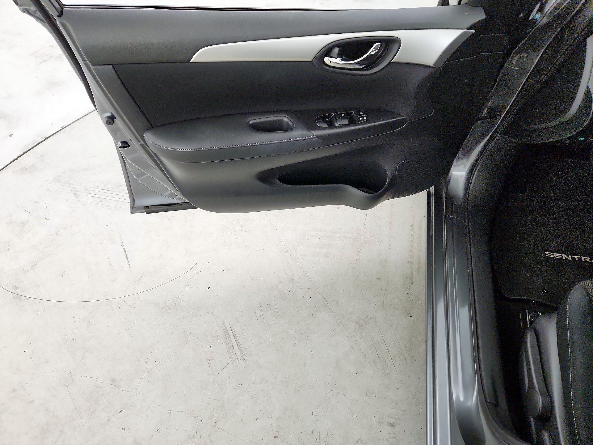 Thumbnail: 2017 Nissan Sentra - 12