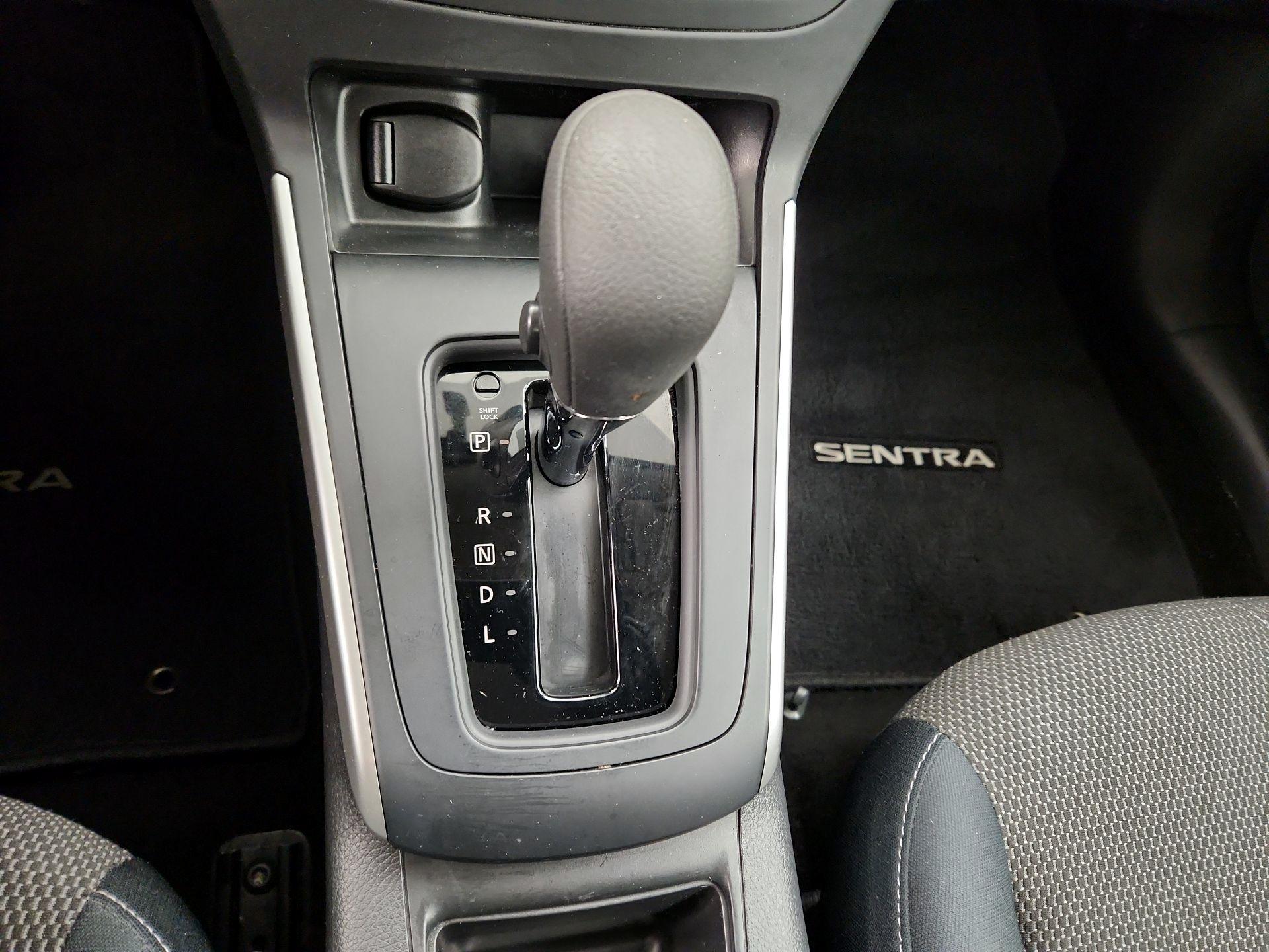 Thumbnail: 2017 Nissan Sentra - 16