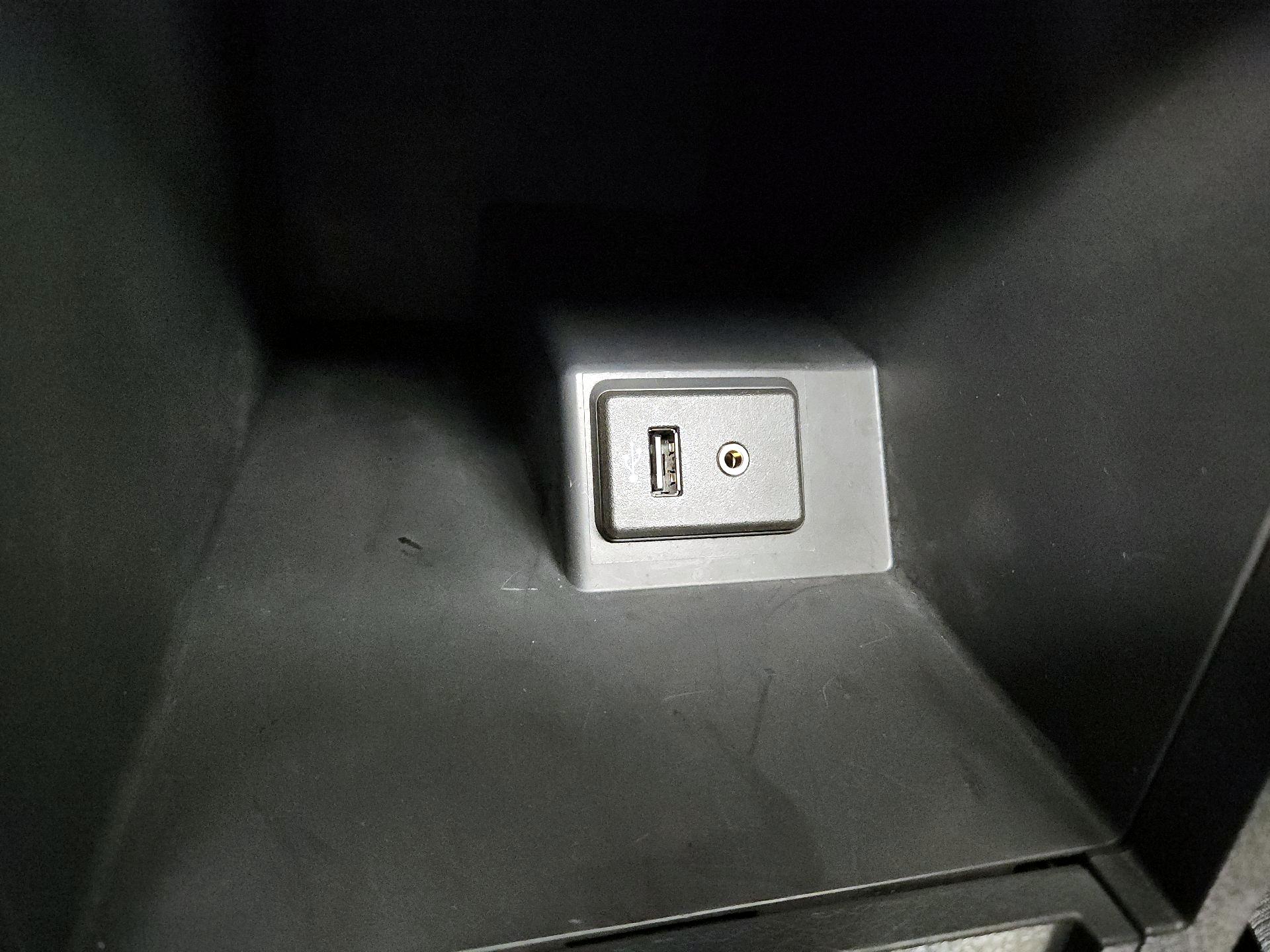 Thumbnail: 2017 Nissan Sentra - 17