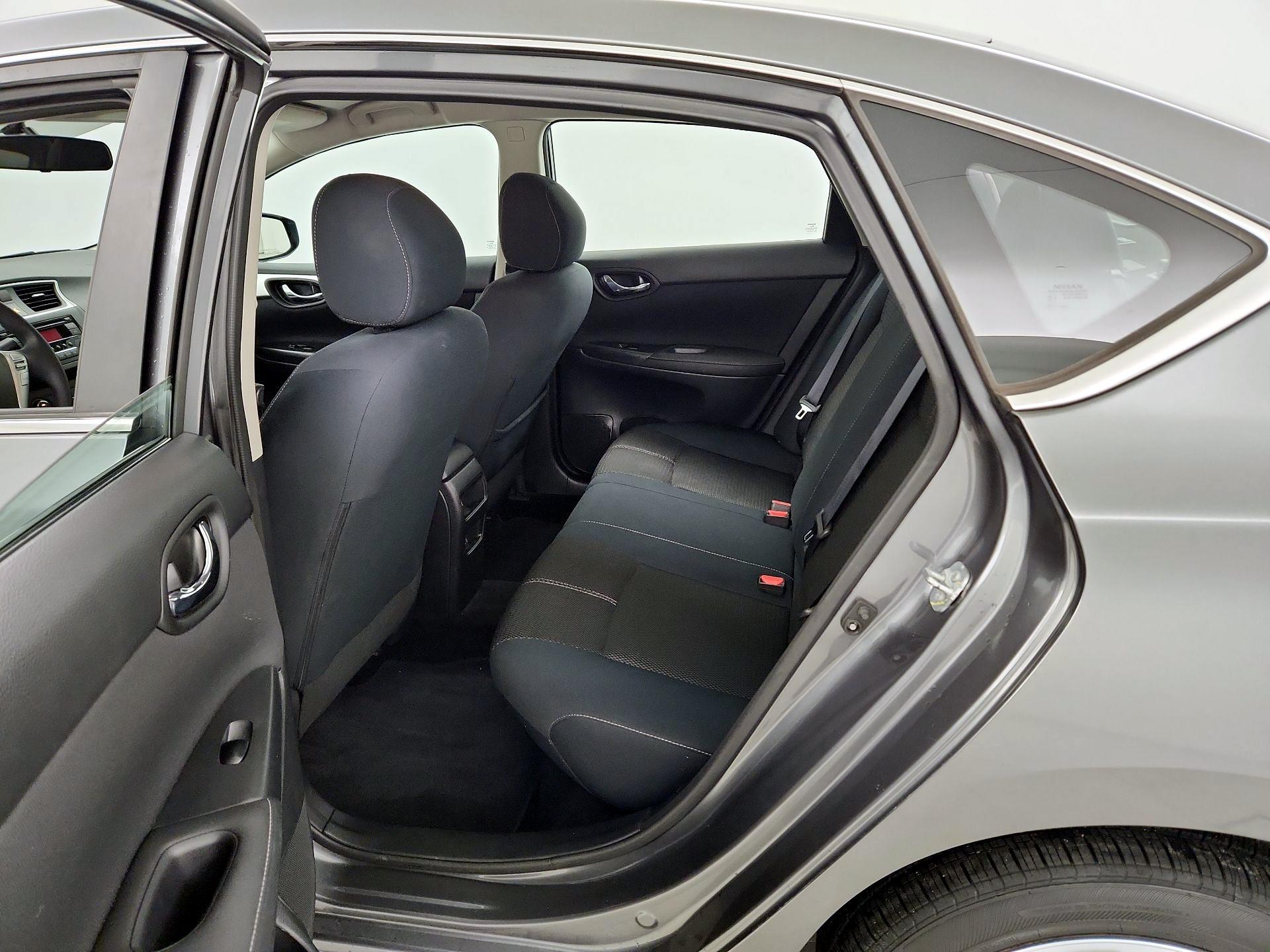 Thumbnail: 2017 Nissan Sentra - 18