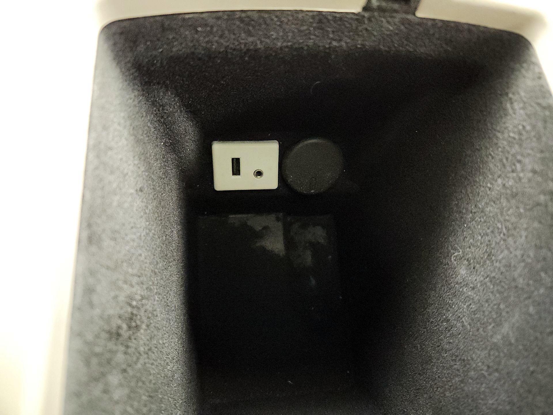 Thumbnail: 2015 Cadillac SRX - 16