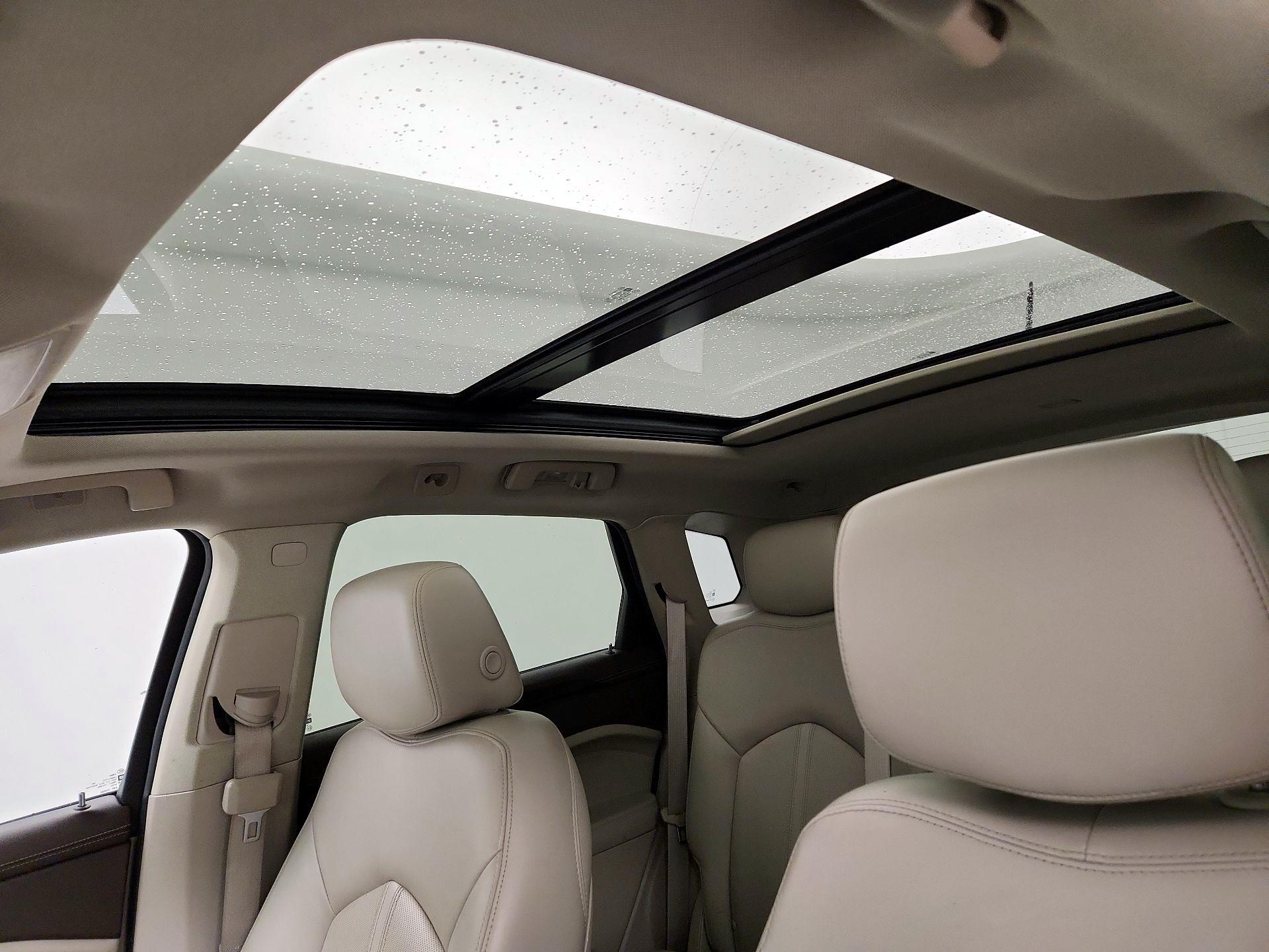 Thumbnail: 2015 Cadillac SRX - 17