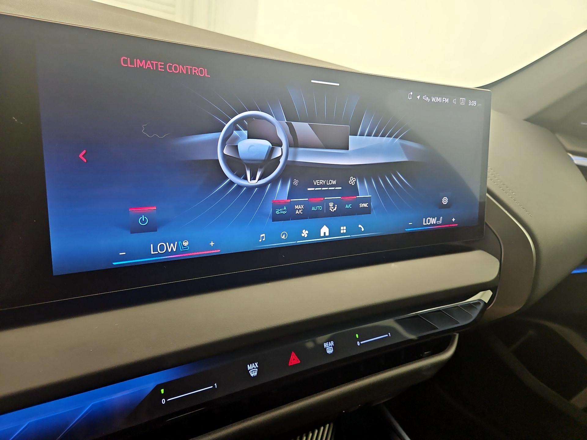 Thumbnail: 2025 BMW X3 - 15