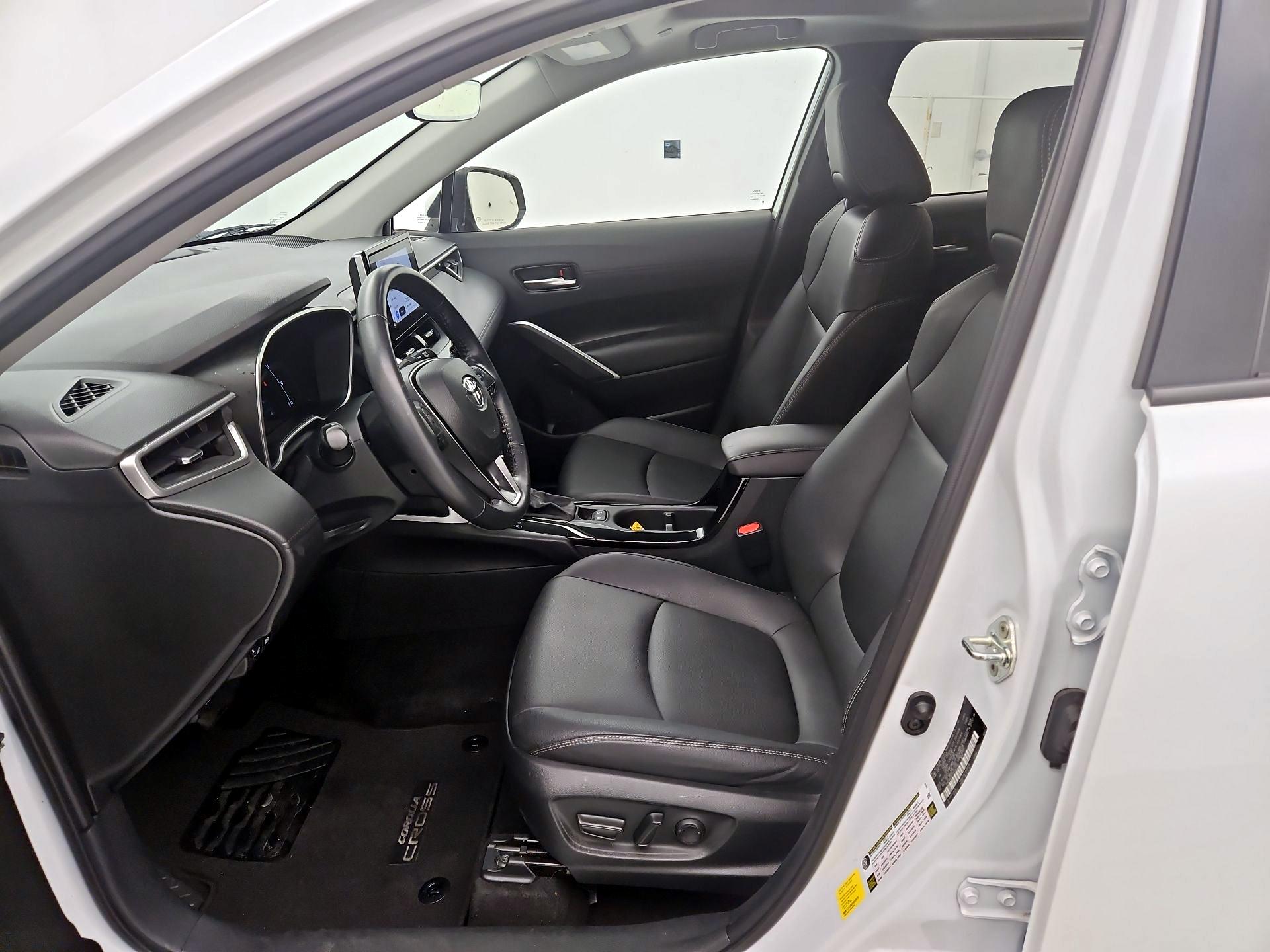 Thumbnail: 2023 Toyota Corolla Cross - 11