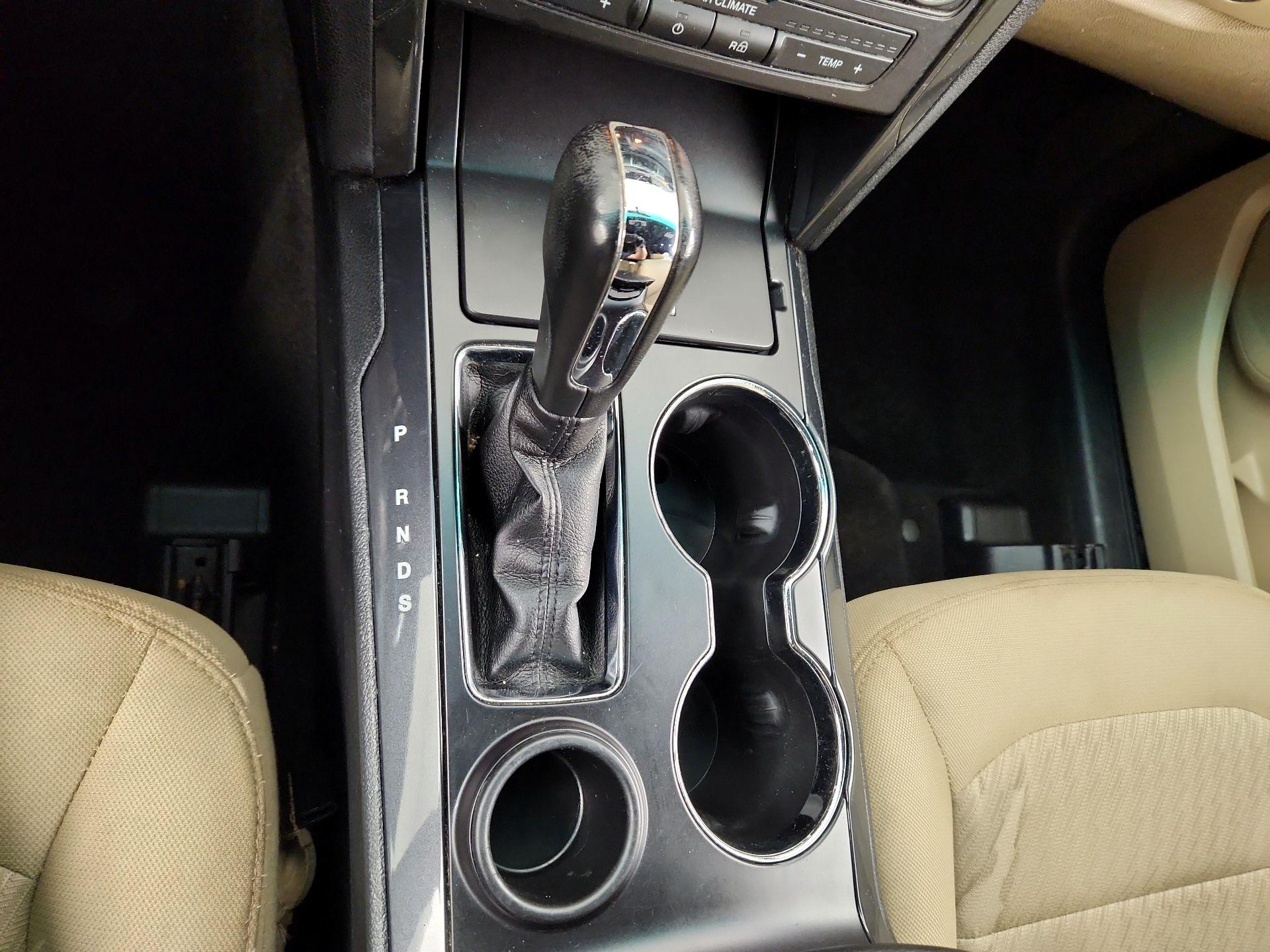 Thumbnail: 2016 Ford Explorer - 15