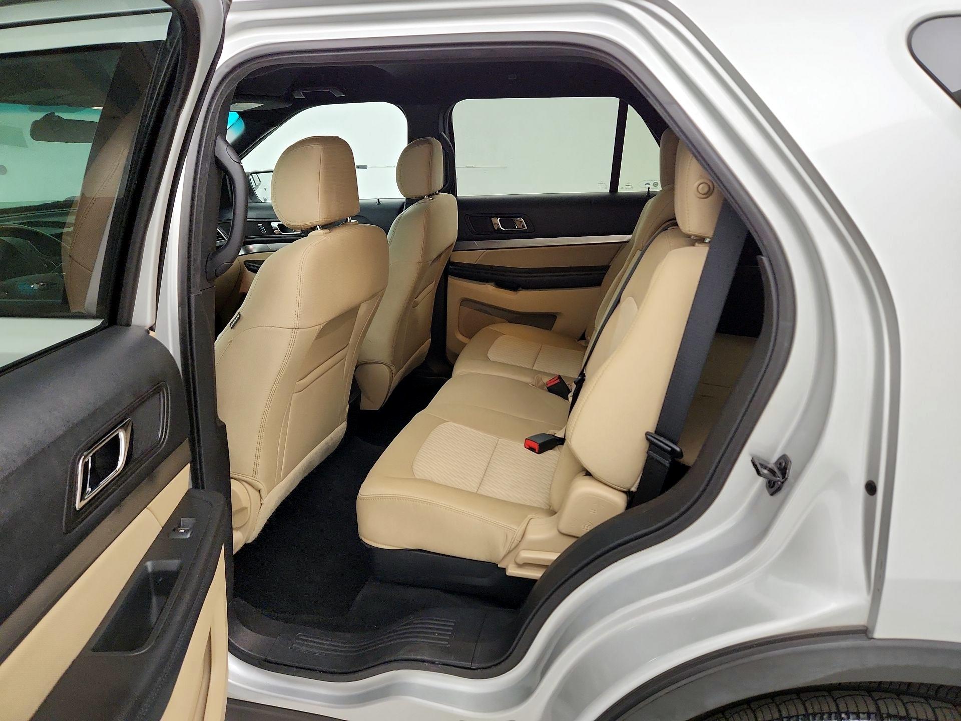 Thumbnail: 2016 Ford Explorer - 17