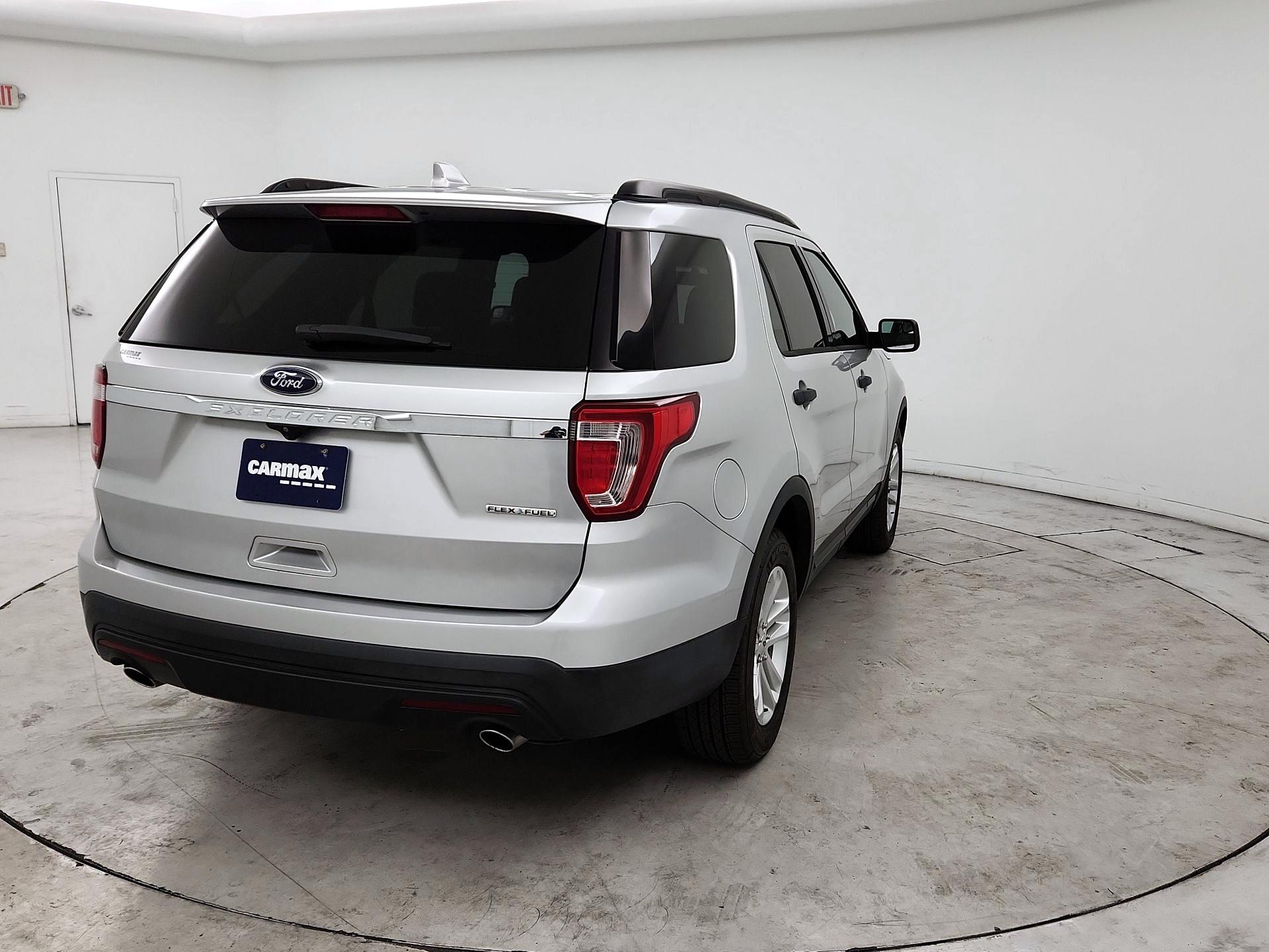 Thumbnail: 2016 Ford Explorer - 5