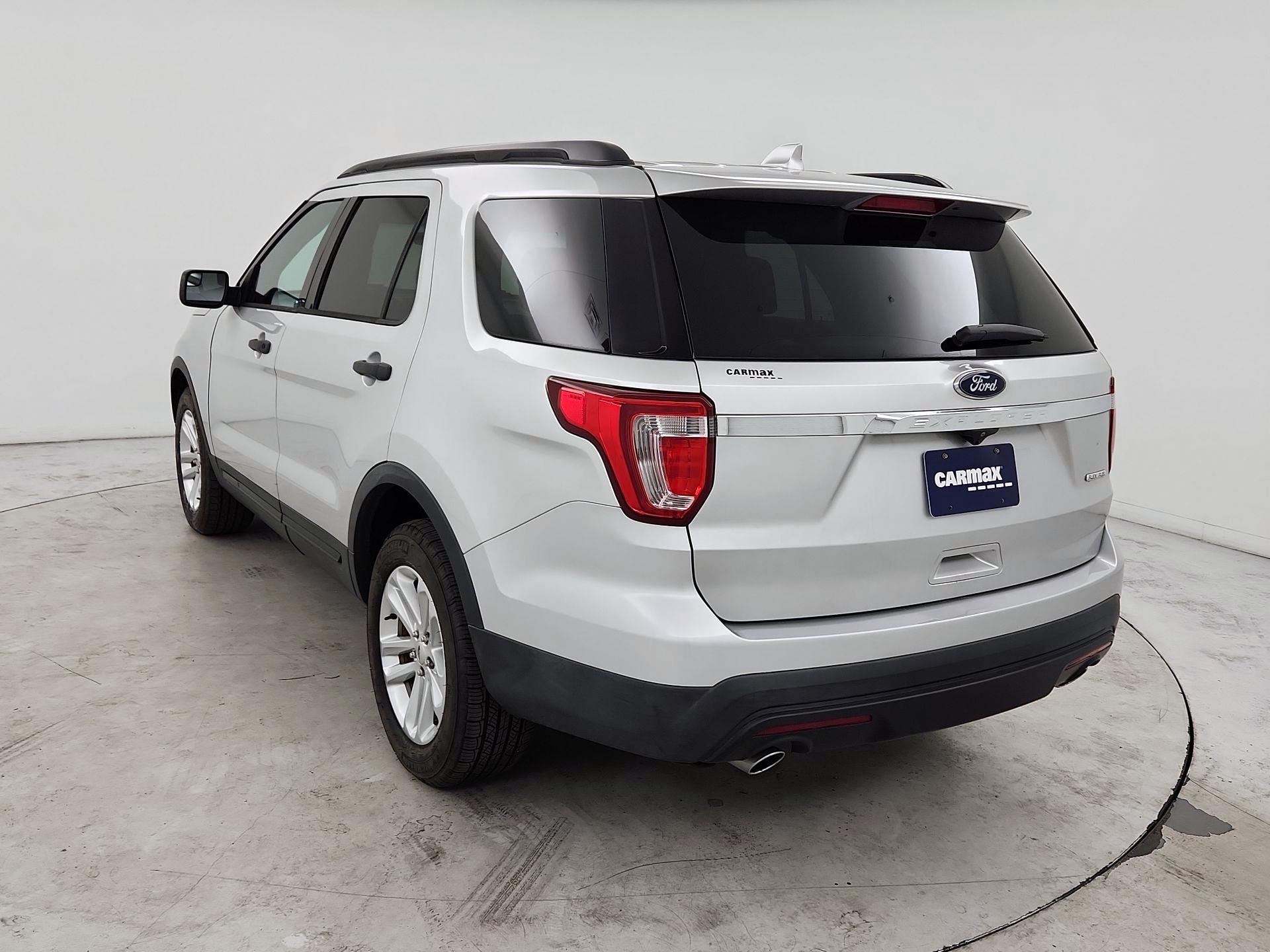 Thumbnail: 2016 Ford Explorer - 7