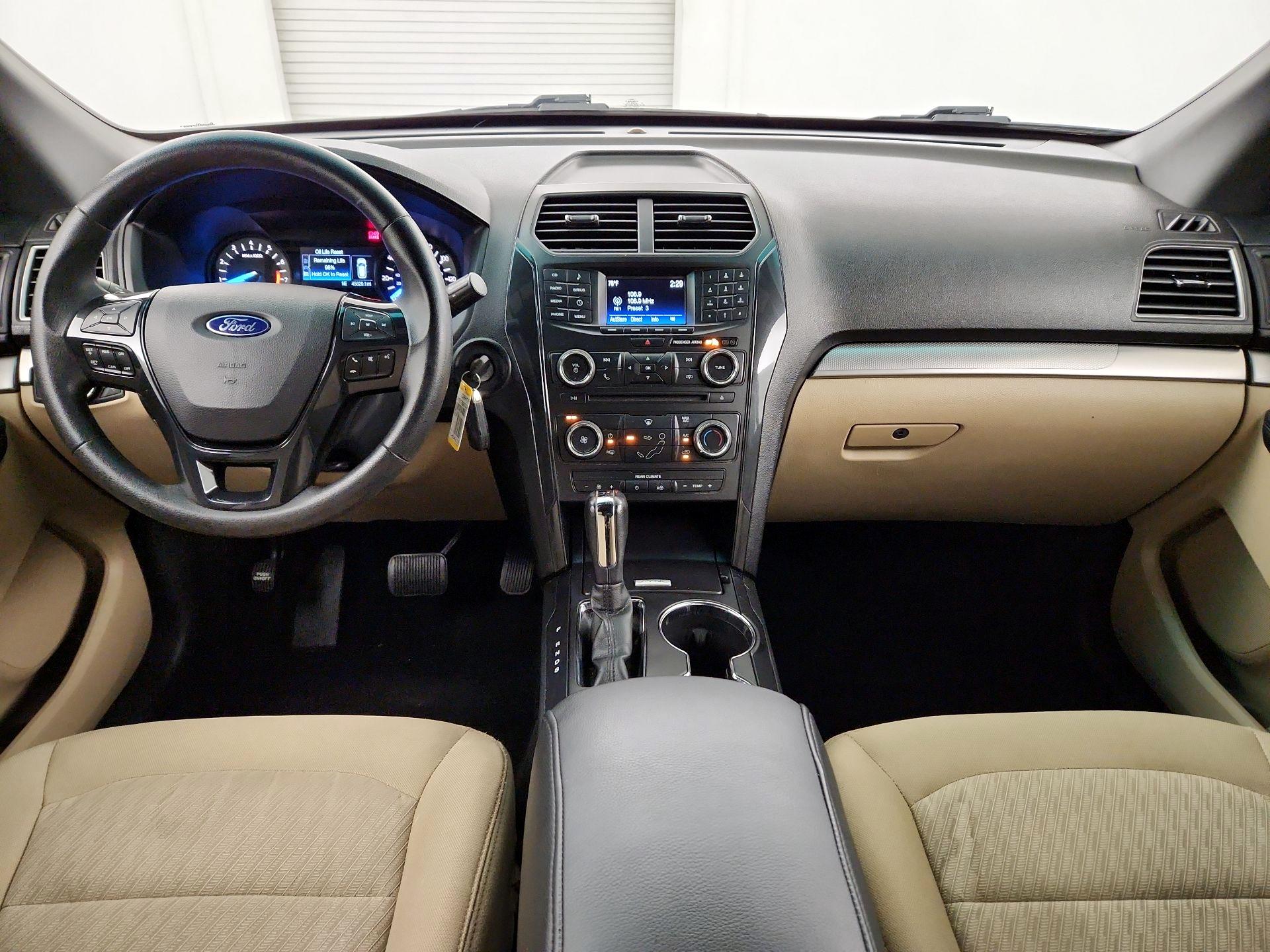 Thumbnail: 2016 Ford Explorer - 8