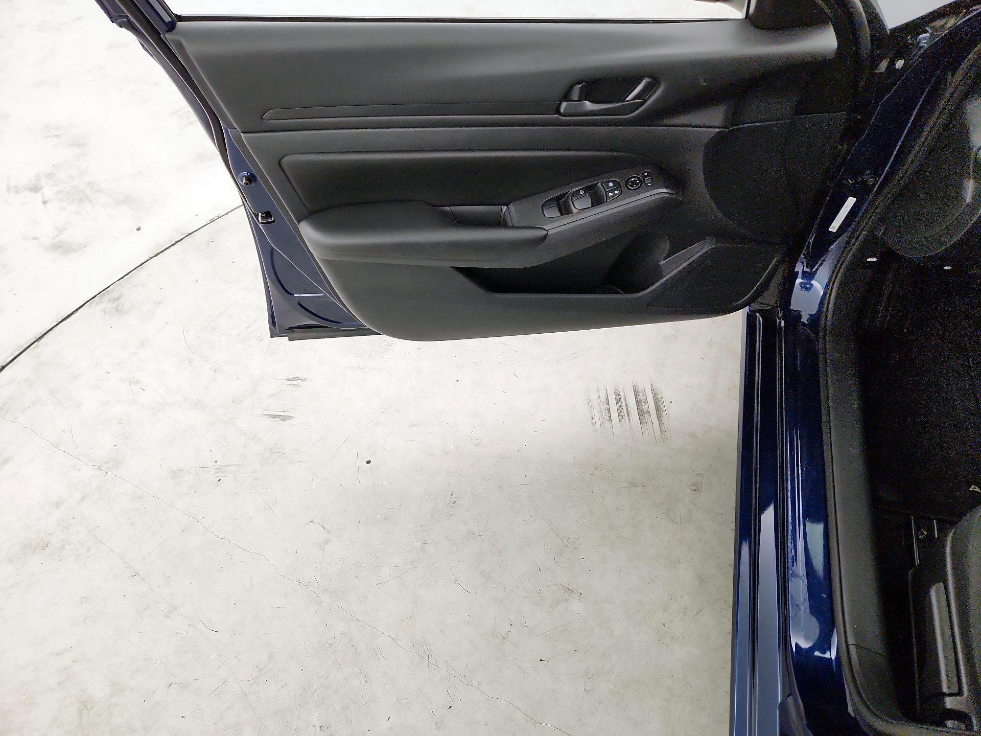 Thumbnail: 2023 Nissan Altima - 12