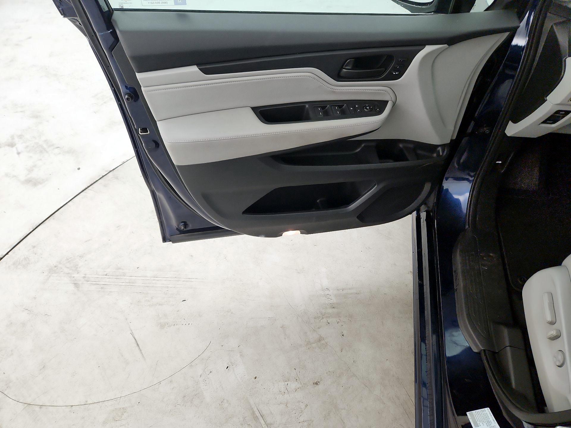 Thumbnail: 2018 Honda Odyssey - 10