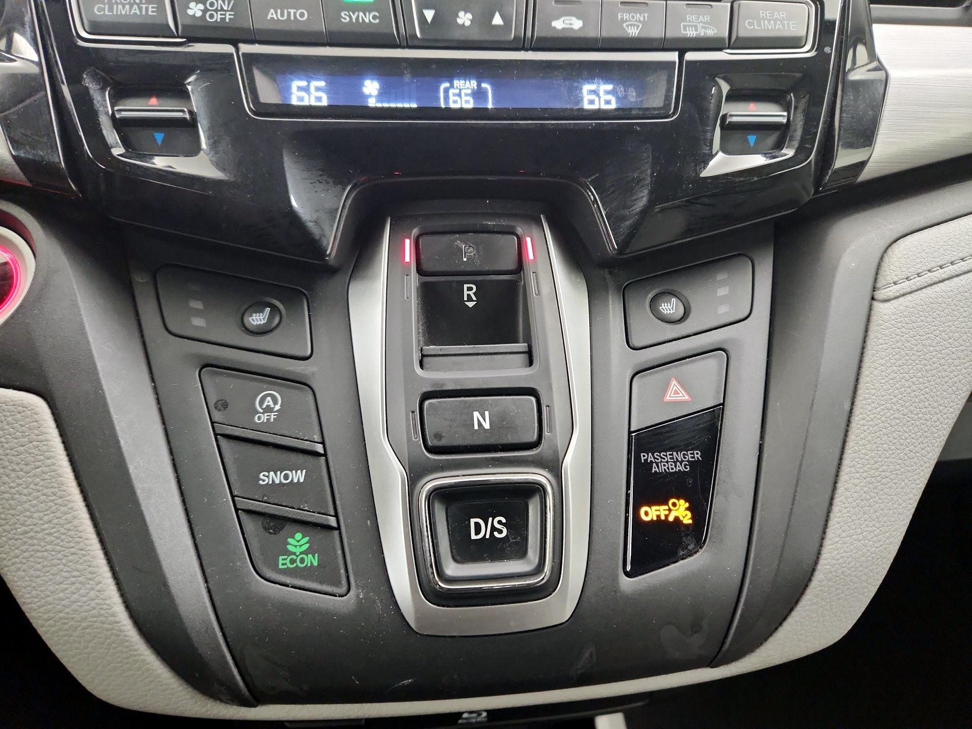 Thumbnail: 2018 Honda Odyssey - 16