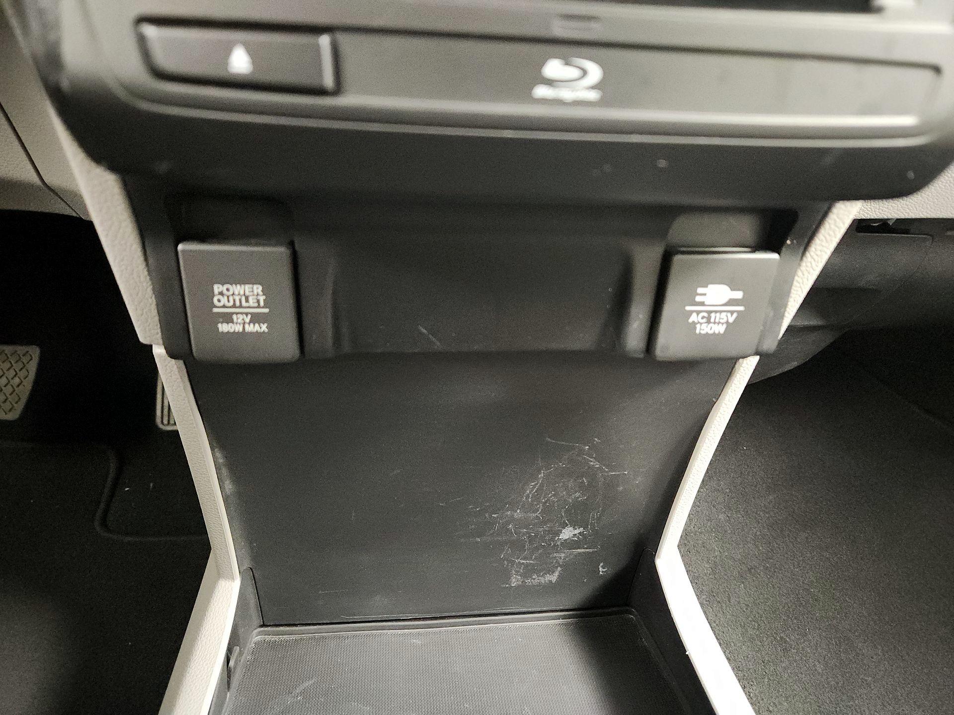 Thumbnail: 2018 Honda Odyssey - 17