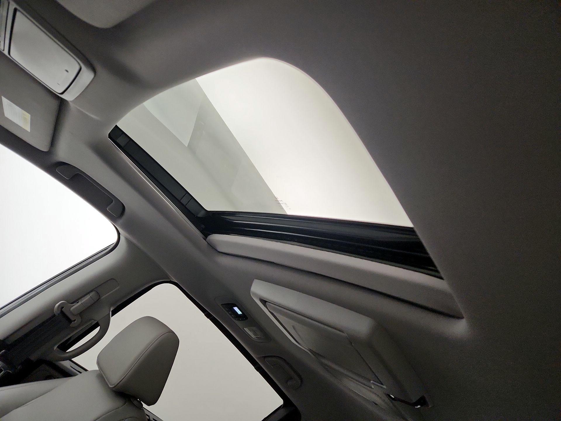 Thumbnail: 2018 Honda Odyssey - 18