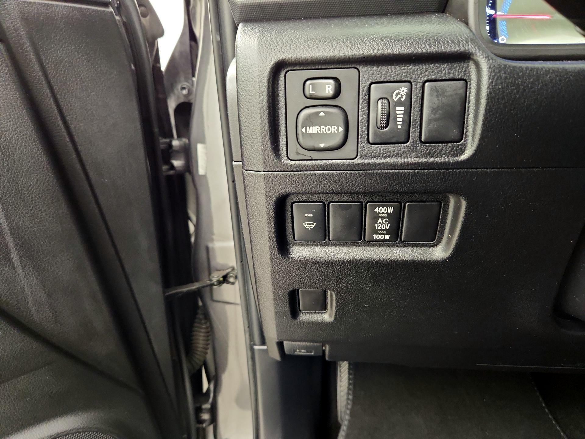 Thumbnail: 2017 Toyota 4Runner - 11