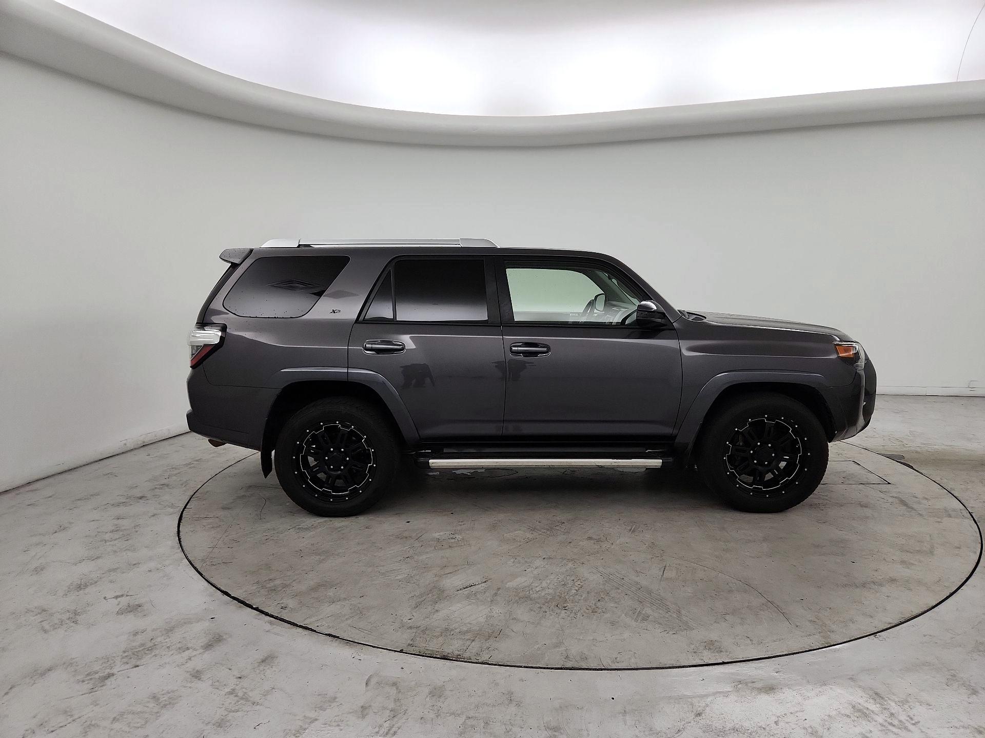 Thumbnail: 2017 Toyota 4Runner - 4