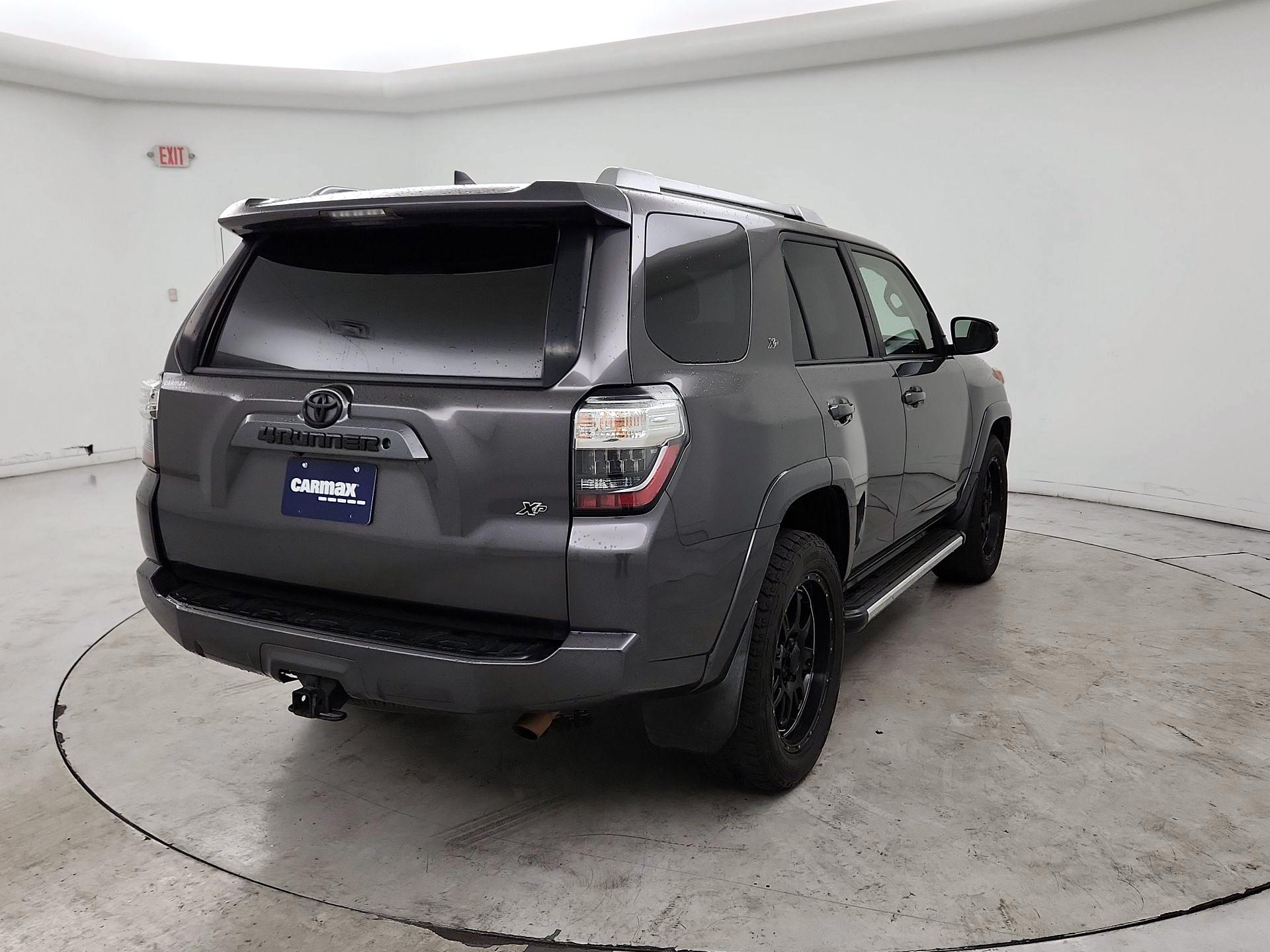 Thumbnail: 2017 Toyota 4Runner - 7