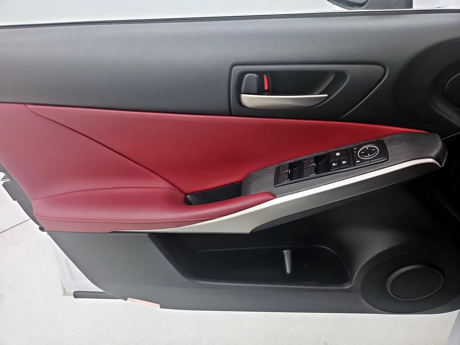 Thumbnail: 2019 Lexus IS - 12