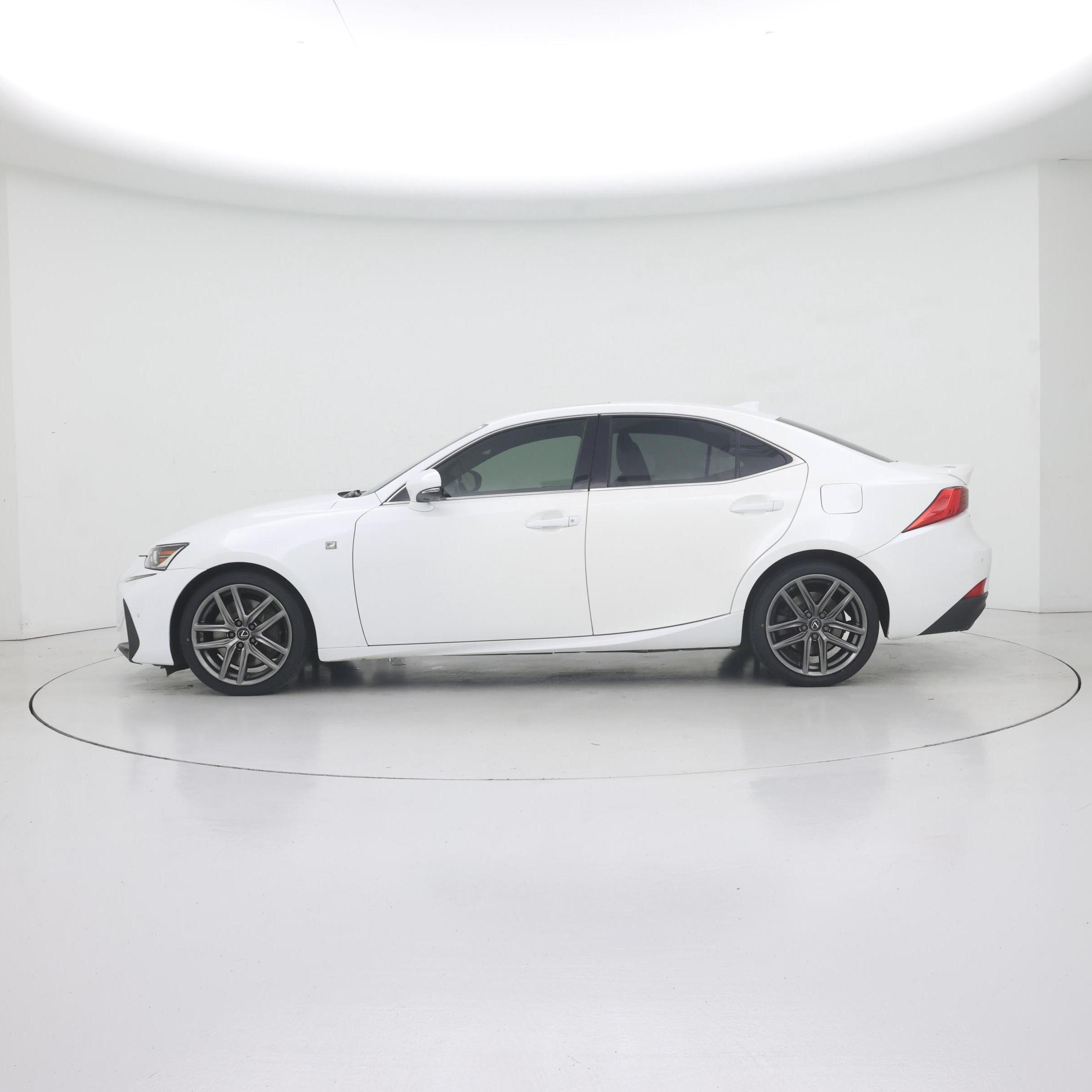 Thumbnail: 2019 Lexus IS - 3