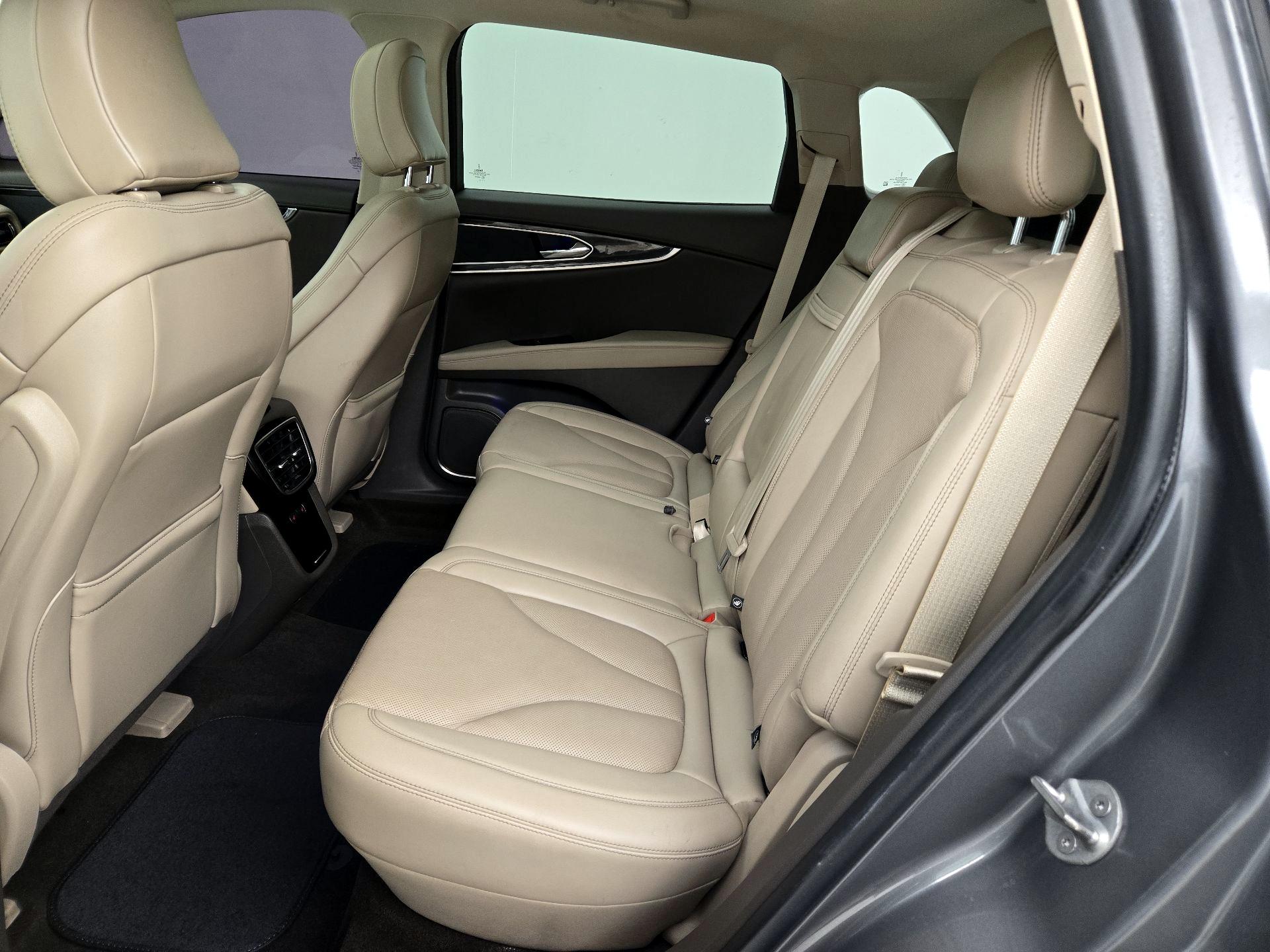 Thumbnail: 2022 Lincoln Nautilus - 19