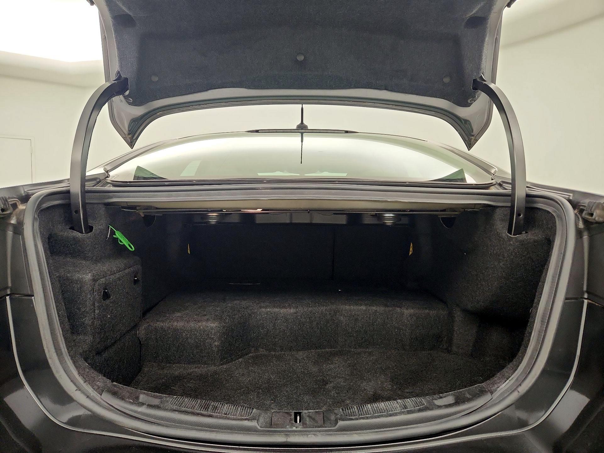 Thumbnail: 2017 Ford Fusion - 18