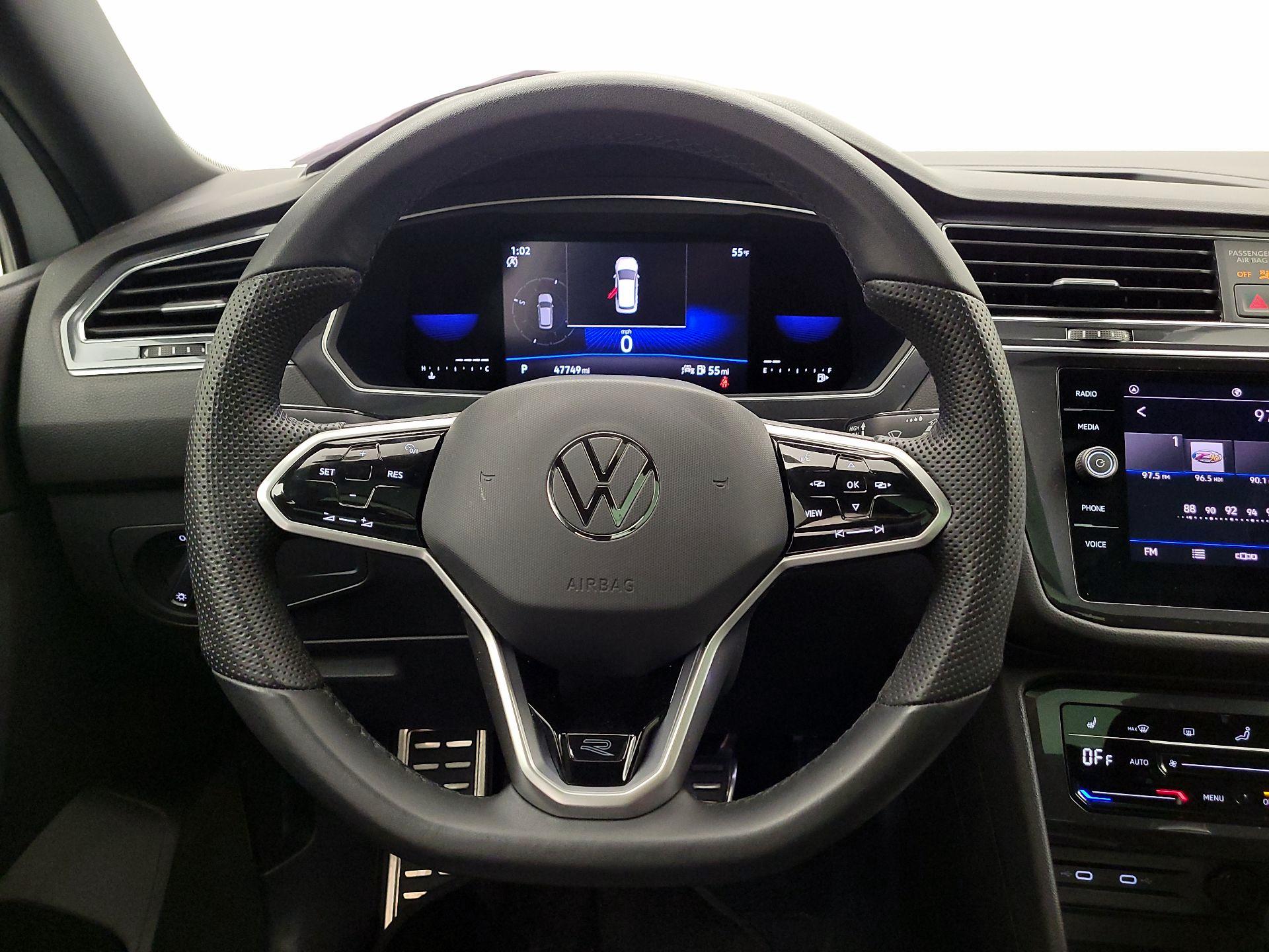 Thumbnail: 2022 Volkswagen Tiguan - 10